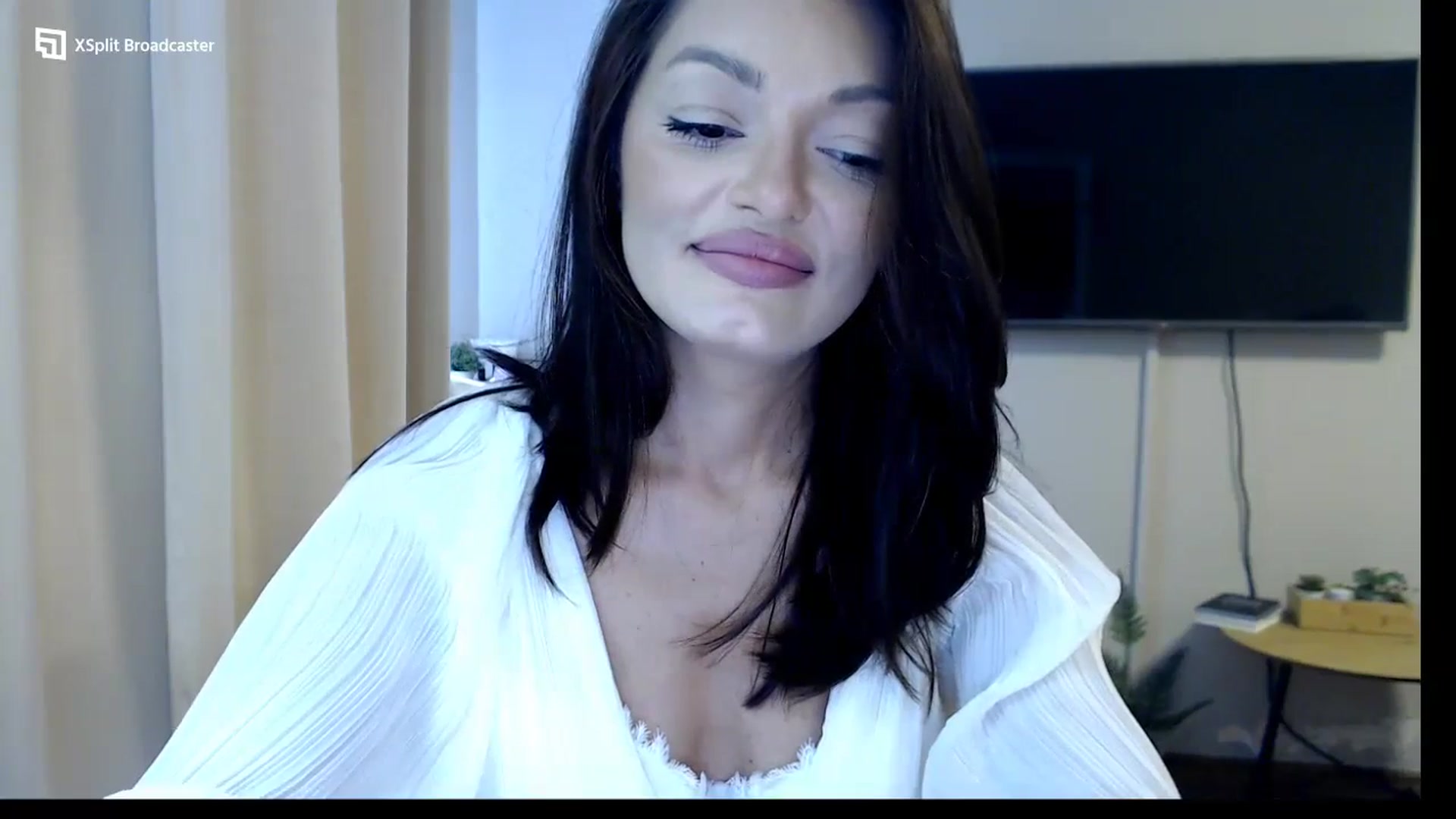 Gallery image thumbnail from Glamourbbe's myfreecams stream on, 09/19/2023, 08:38 image 4 of 20