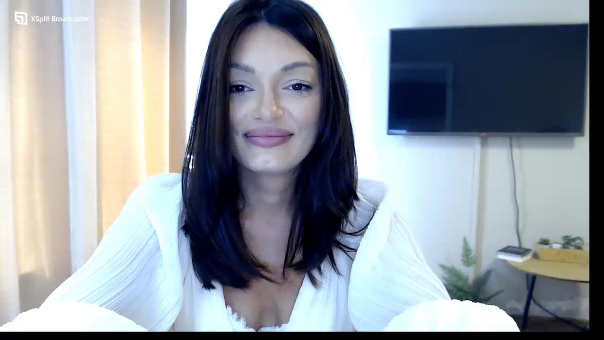 Gallery image thumbnail from Glamourbbe's myfreecams stream on, 09/19/2023, 08:38 image 14 of 20