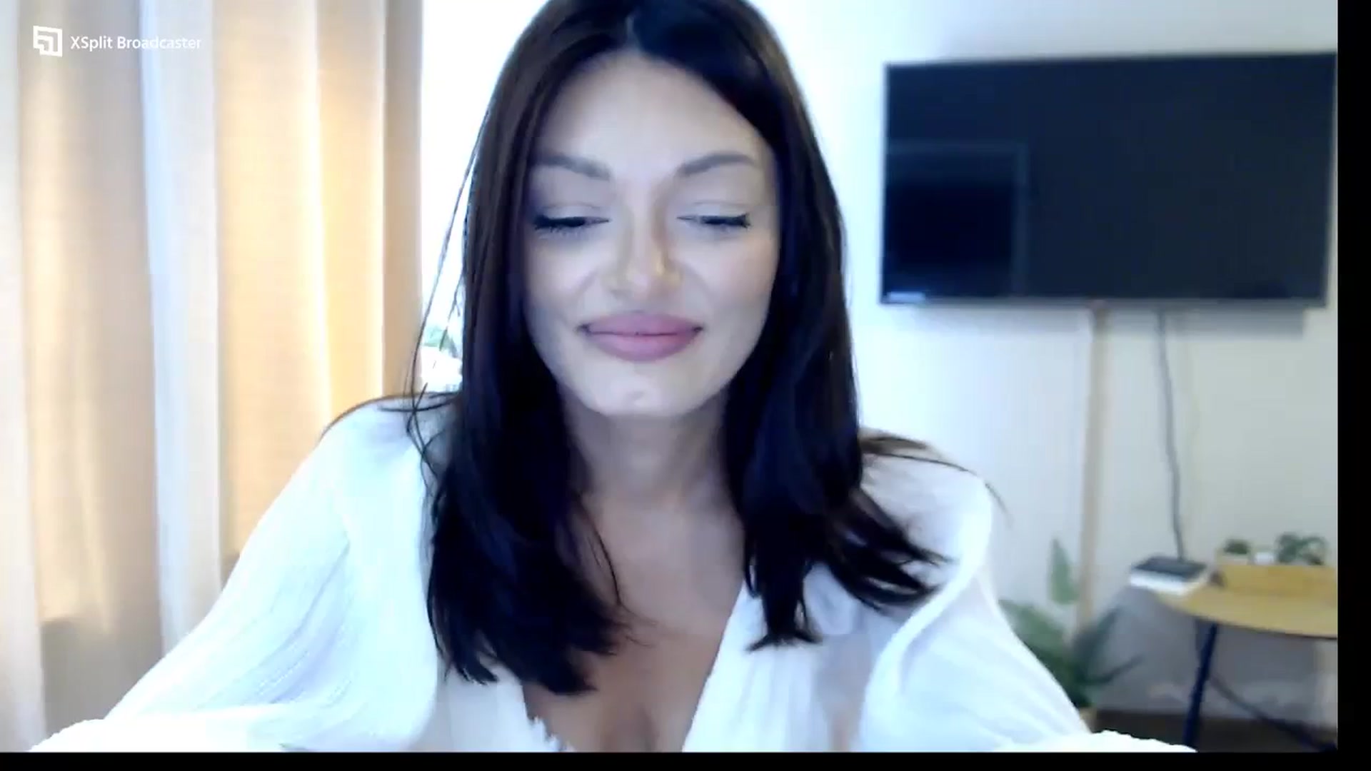 Gallery image thumbnail from Glamourbbe's myfreecams stream on, 09/19/2023, 08:38 image 13 of 20