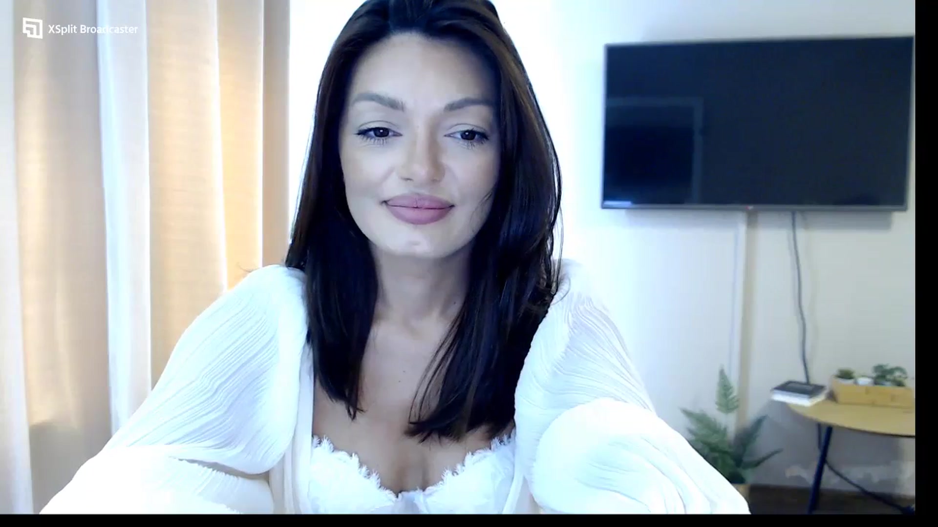 Gallery image thumbnail from Glamourbbe's myfreecams stream on, 09/19/2023, 08:38 image 8 of 20