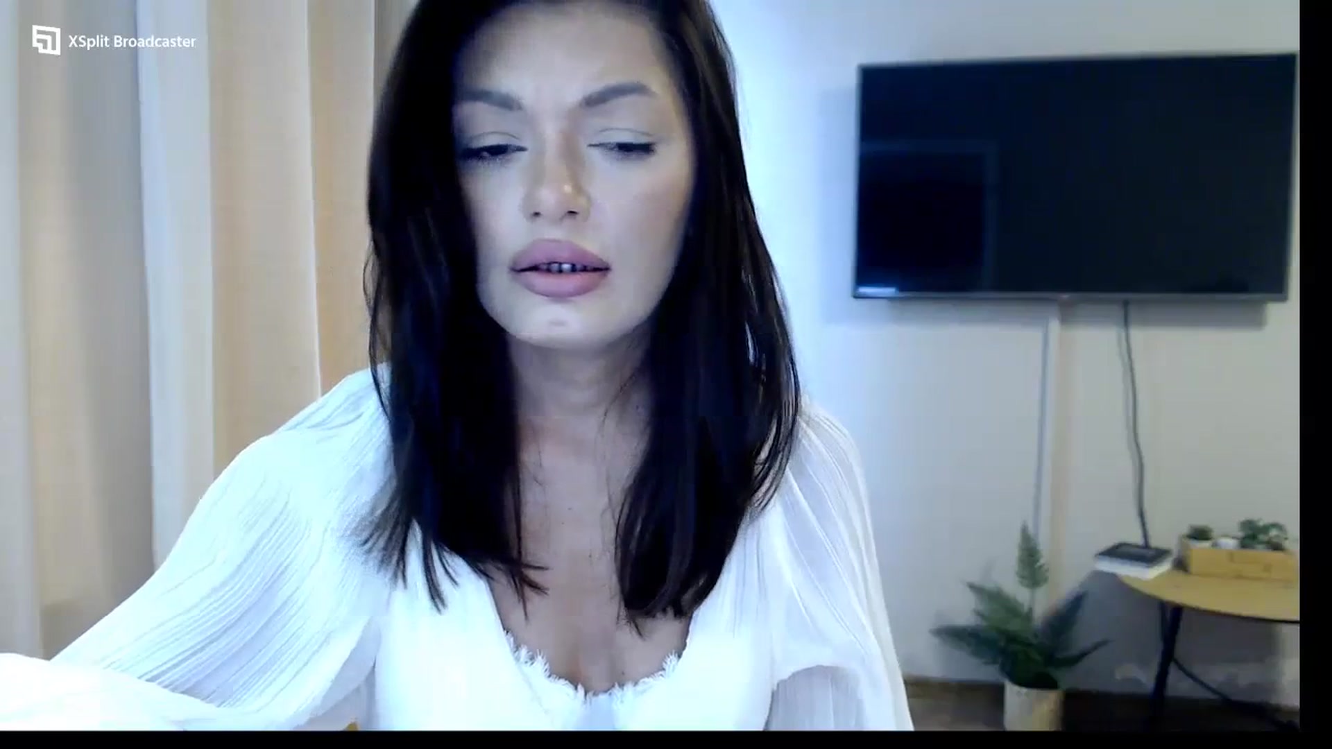 Gallery image thumbnail from Glamourbbe's myfreecams stream on, 09/19/2023, 08:38 image 6 of 20