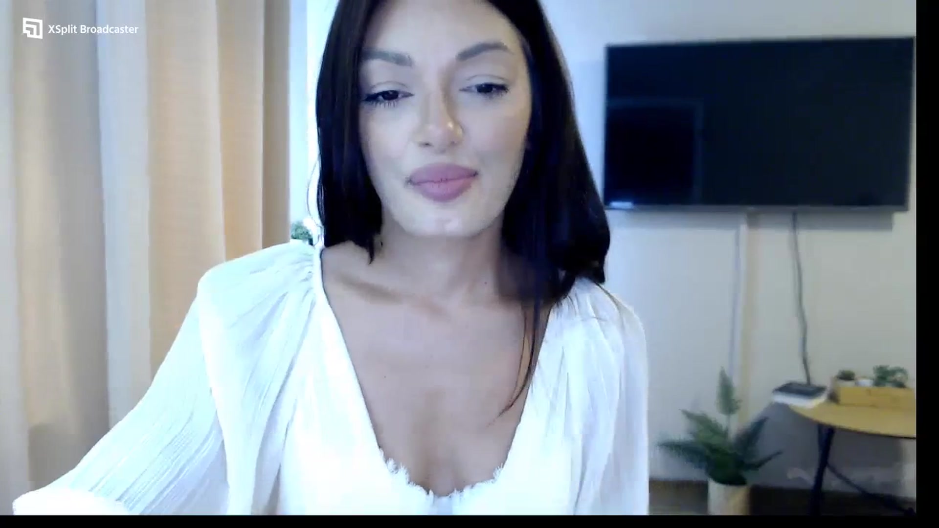 Gallery image thumbnail from Glamourbbe's myfreecams stream on, 09/19/2023, 08:38 image 12 of 20