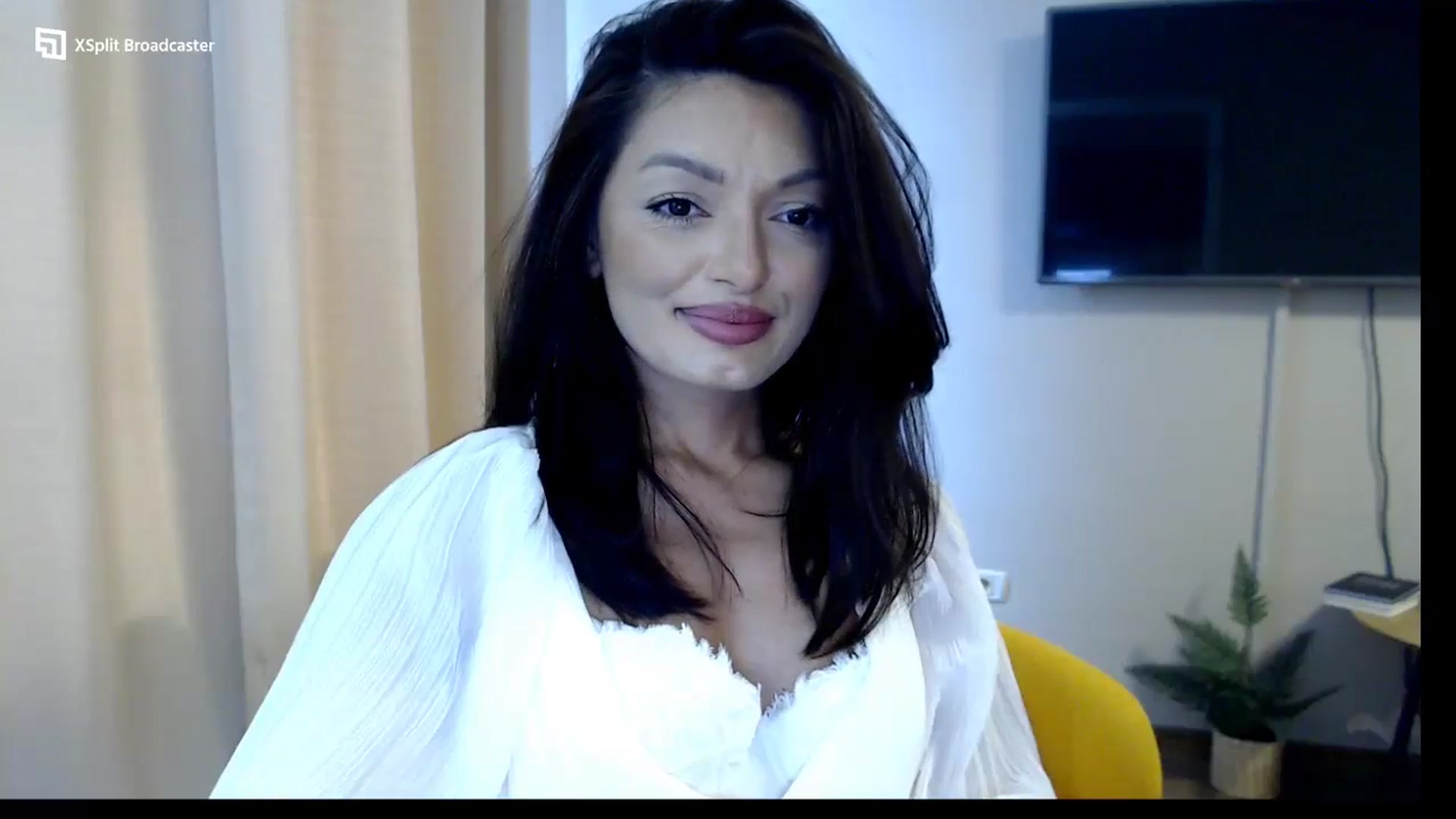 Gallery image thumbnail from Glamourbbe's myfreecams stream on, 09/19/2023, 09:59 image 17 of 20