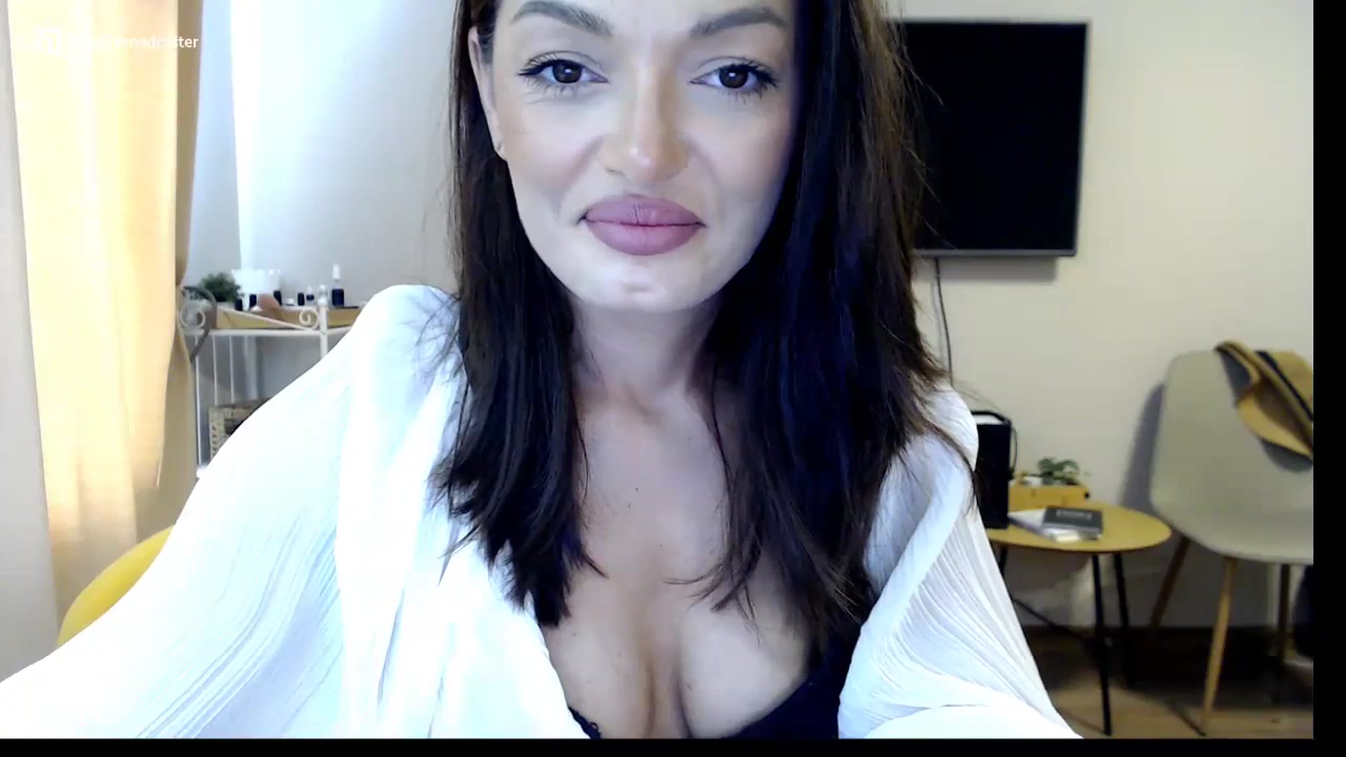 Gallery image thumbnail from Glamourbbe's myfreecams stream on, 10/03/2023, 08:42 image 7 of 20