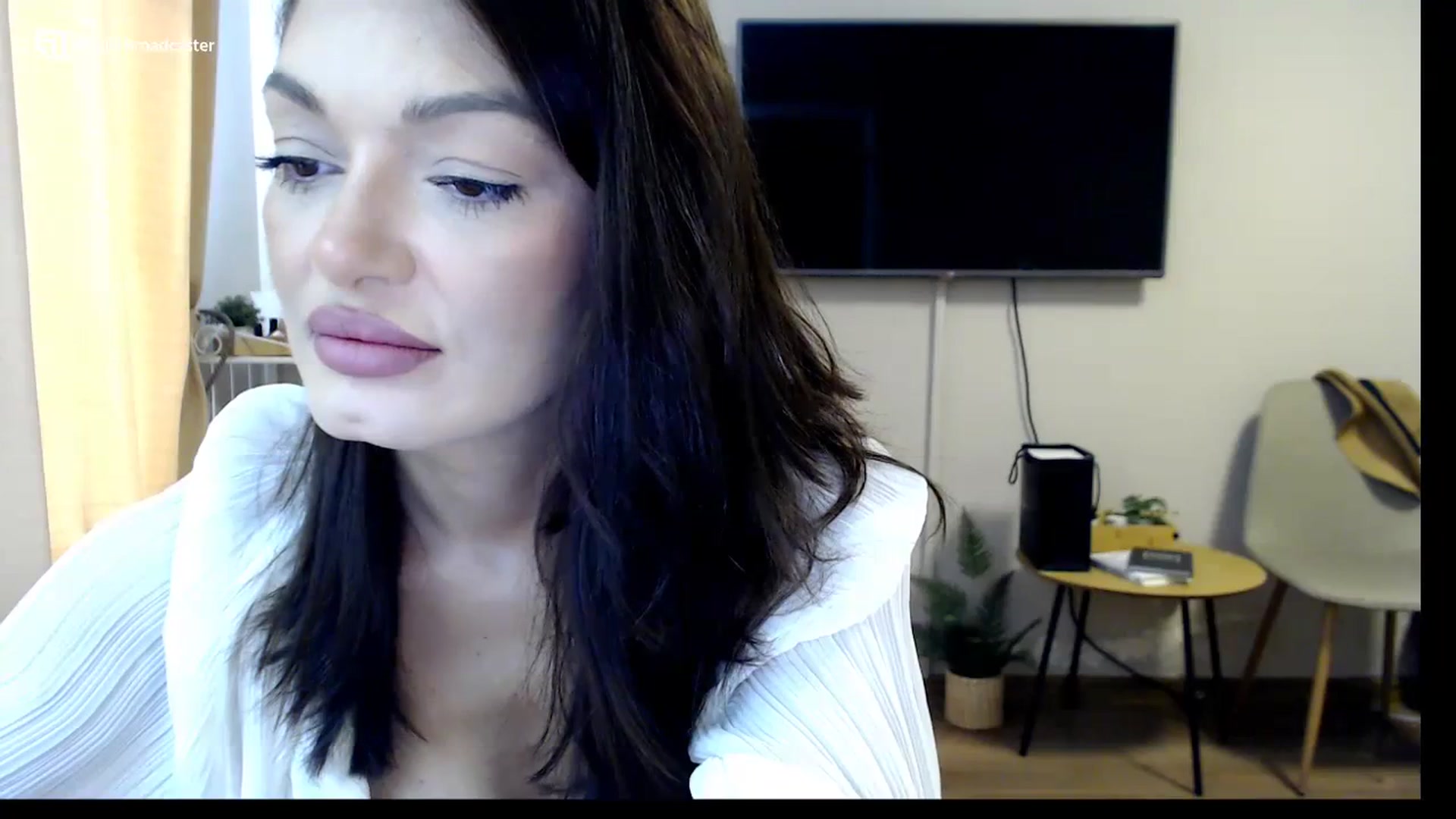 Gallery image thumbnail from Glamourbbe's myfreecams stream on, 10/03/2023, 08:42 image 4 of 20