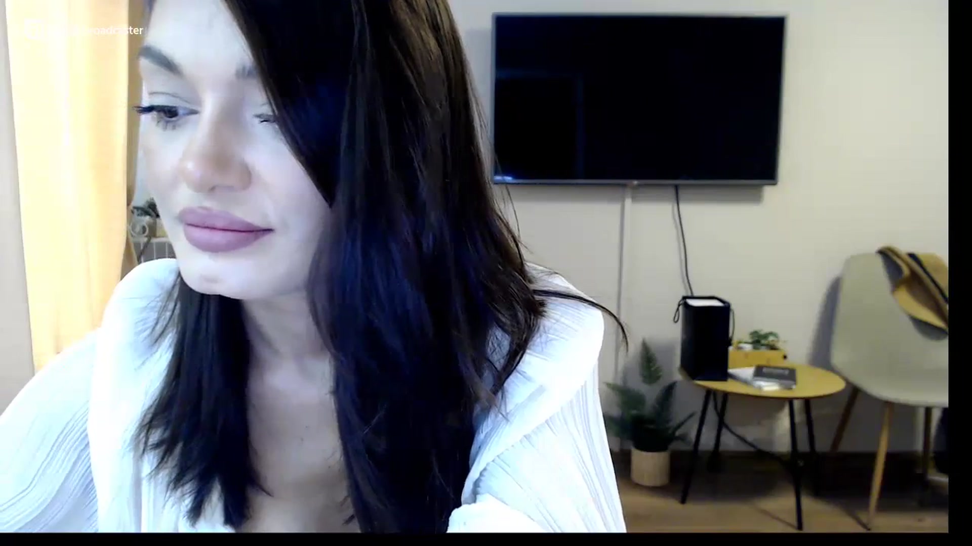 Gallery image thumbnail from Glamourbbe's myfreecams stream on, 10/03/2023, 08:42 image 6 of 20