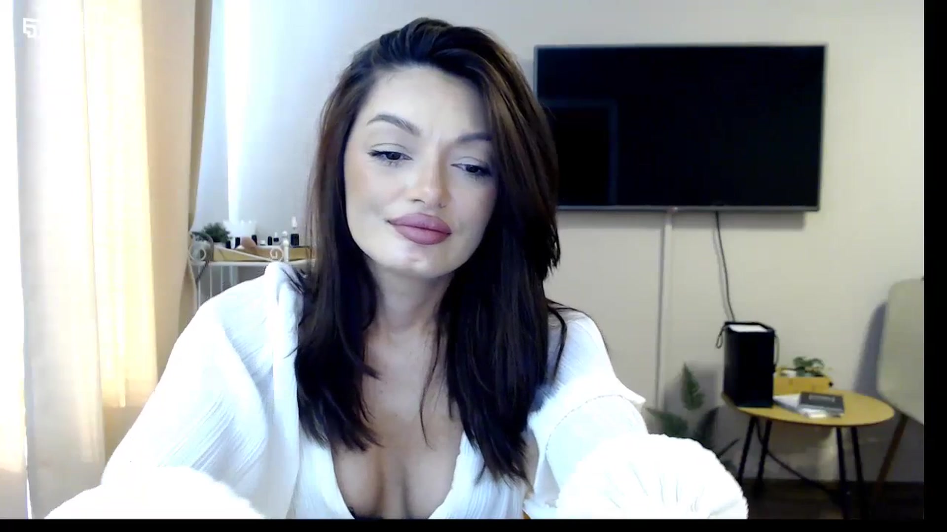 Gallery image thumbnail from Glamourbbe's myfreecams stream on, 10/03/2023, 11:04 image 5 of 20
