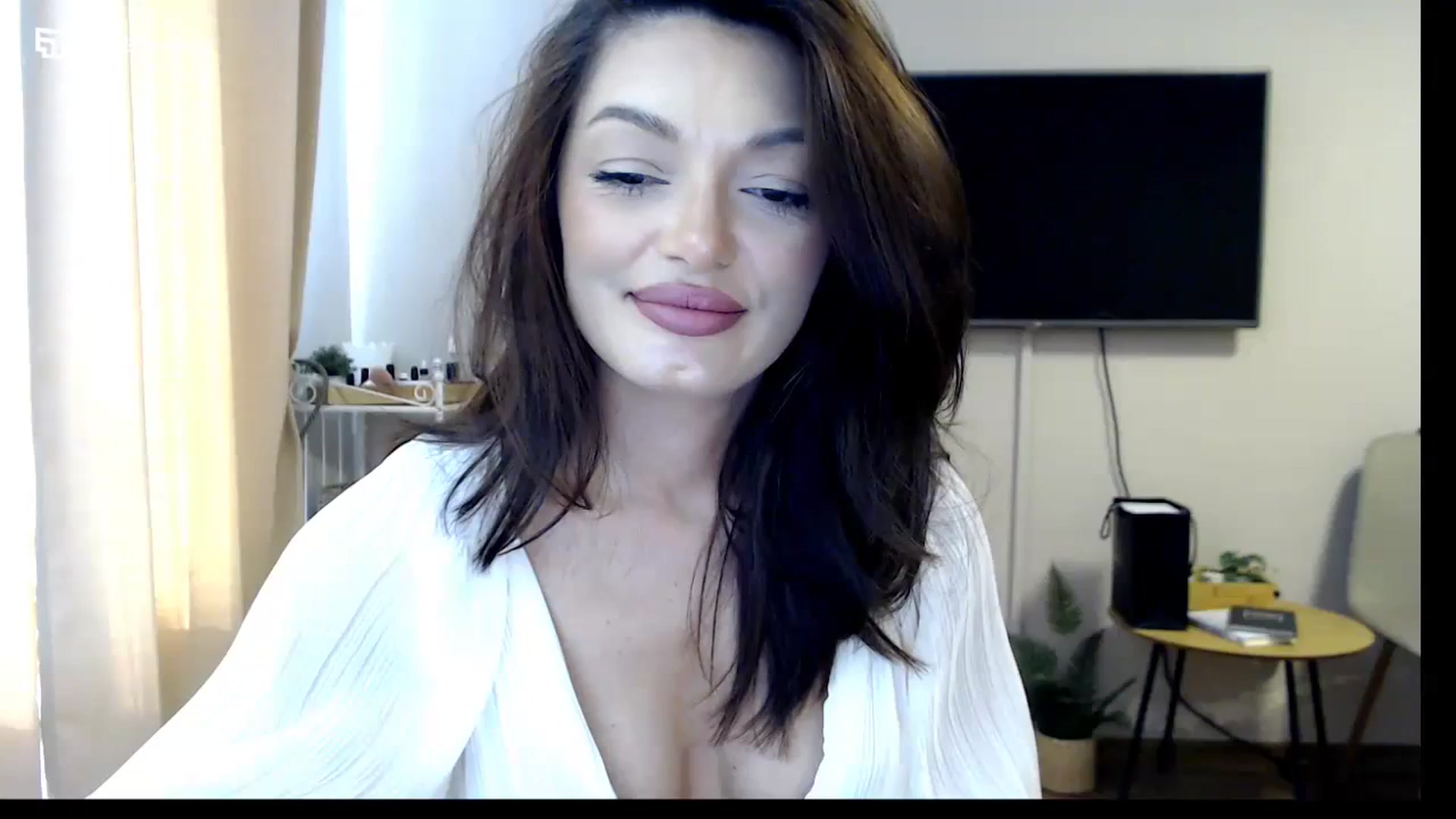 Gallery image thumbnail from Glamourbbe's myfreecams stream on, 10/03/2023, 11:04 image 19 of 20