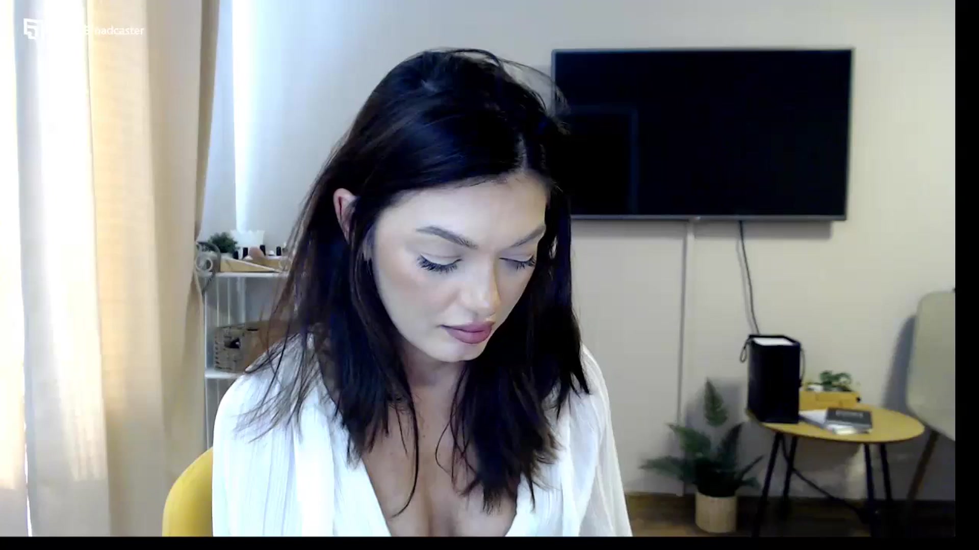 Gallery image thumbnail from Glamourbbe's myfreecams stream on, 10/03/2023, 11:51 image 20 of 20