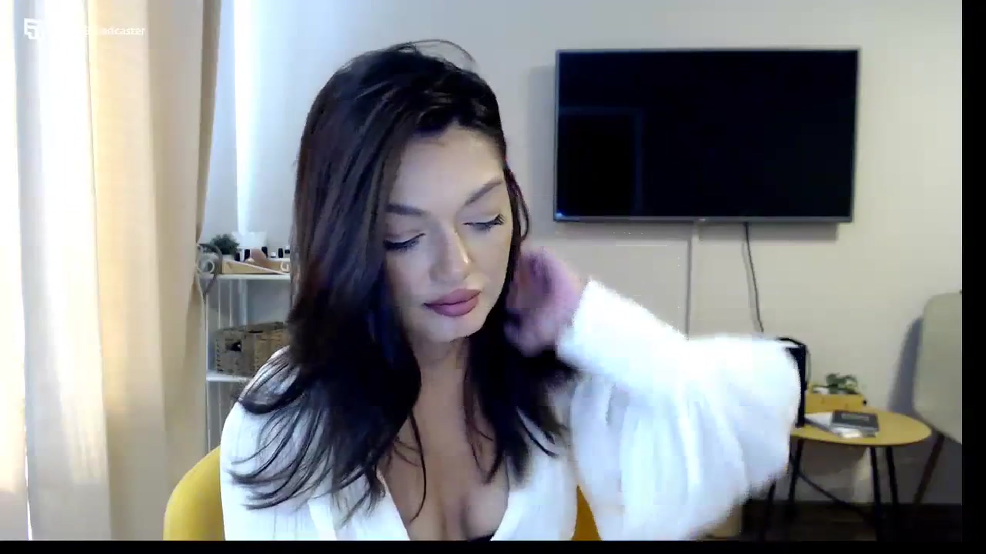 Gallery image thumbnail from Glamourbbe's myfreecams stream on, 10/03/2023, 11:51 image 17 of 20