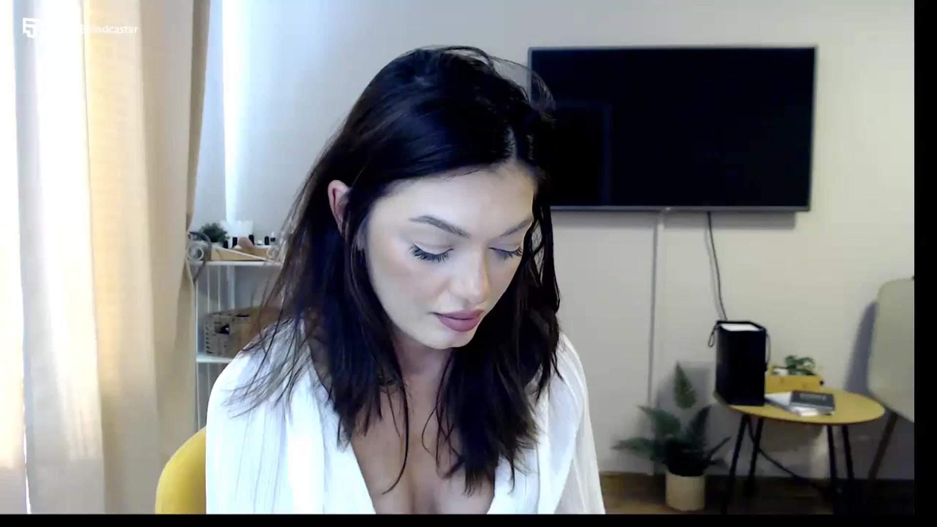 Gallery image thumbnail from Glamourbbe's myfreecams stream on, 10/03/2023, 11:51 image 19 of 20