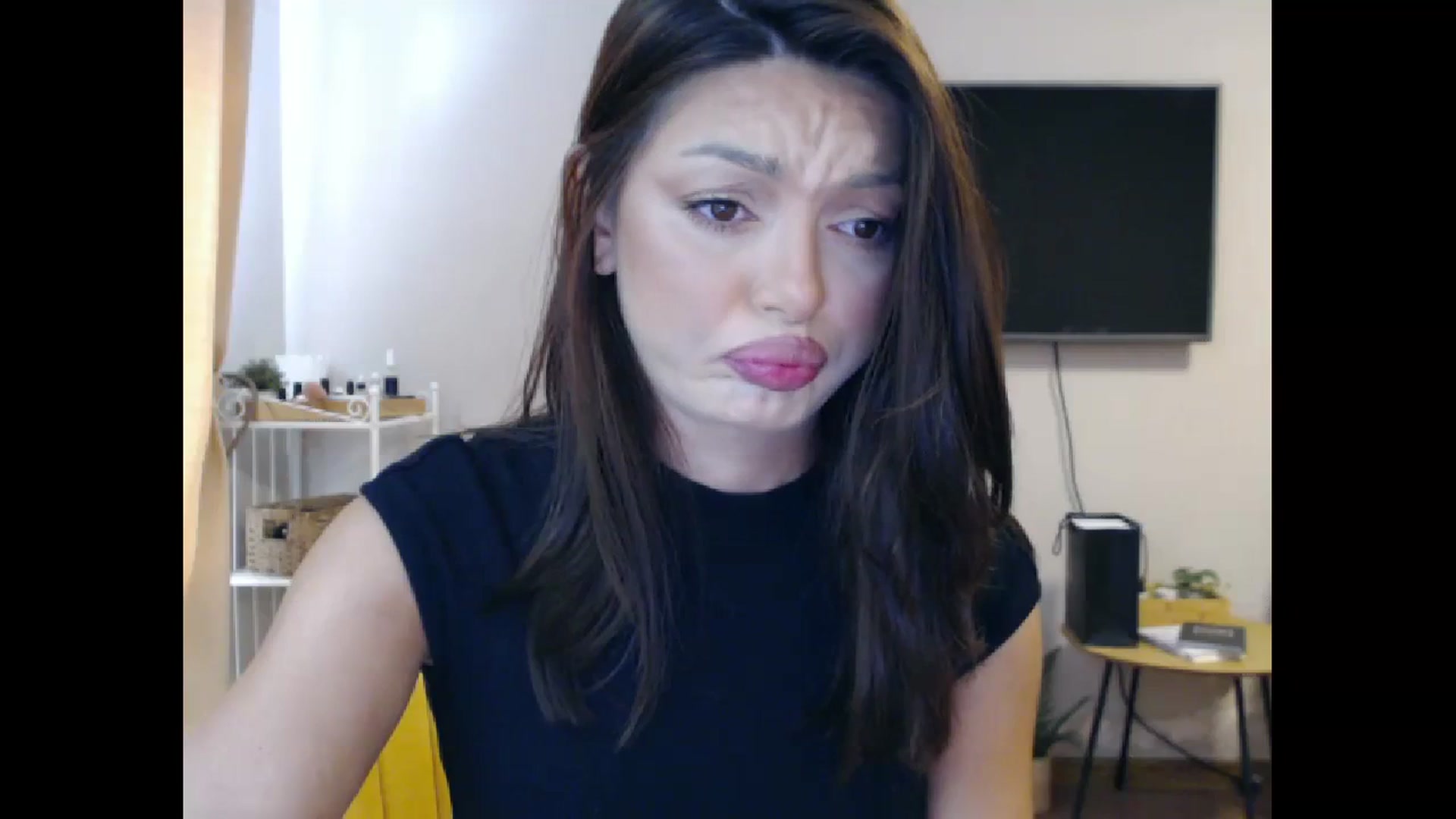 Gallery image thumbnail from Glamourbbe's myfreecams stream on, 10/04/2023, 07:23 image 3 of 20