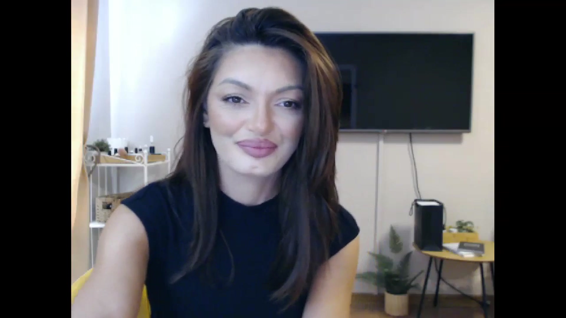 Gallery image thumbnail from Glamourbbe's myfreecams stream on, 10/04/2023, 07:23 image 6 of 20