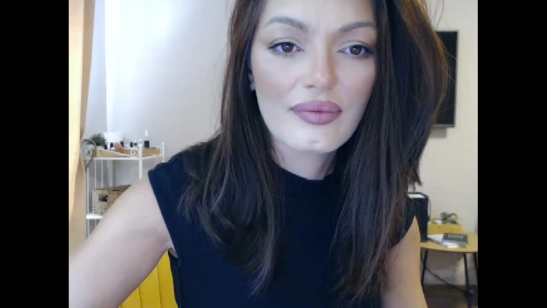 Gallery image thumbnail from Glamourbbe's myfreecams stream on, 10/04/2023, 07:23 image 18 of 20