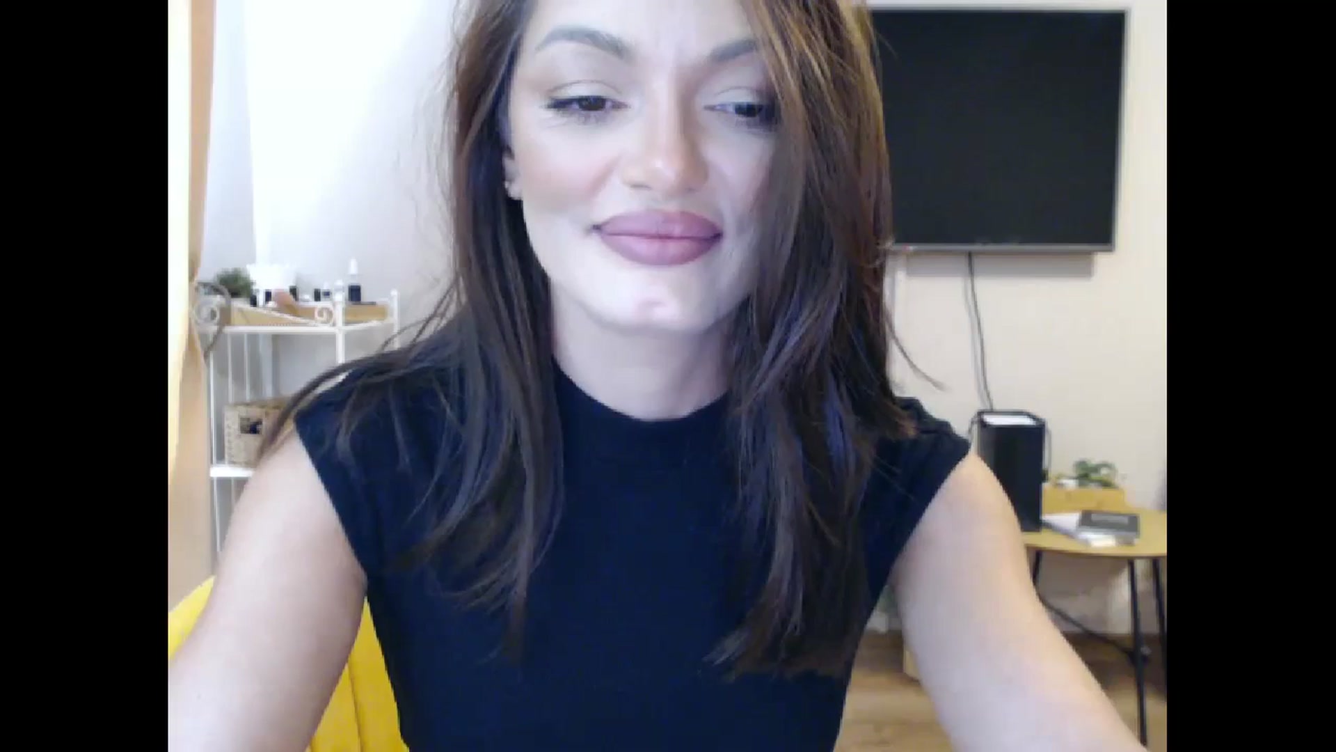 Gallery image thumbnail from Glamourbbe's myfreecams stream on, 10/04/2023, 07:23 image 8 of 20