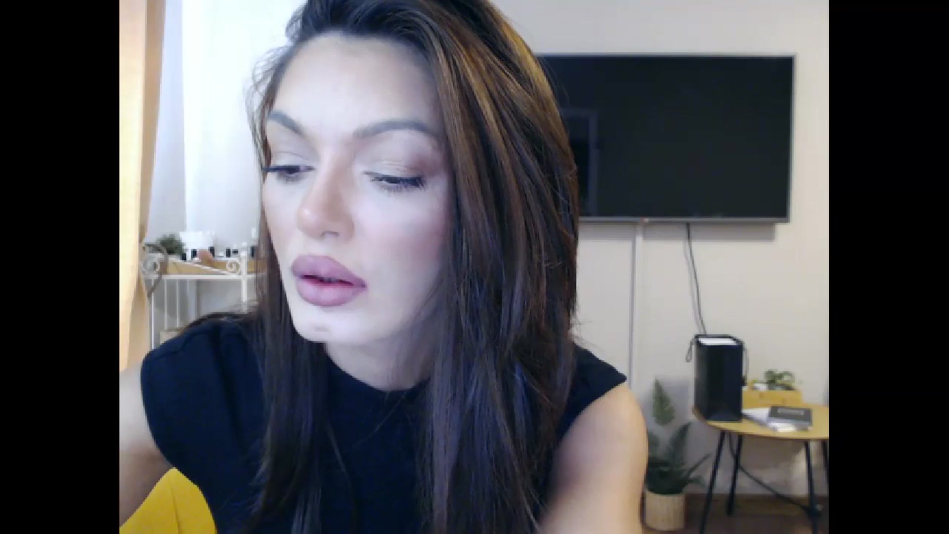 Gallery image thumbnail from Glamourbbe's myfreecams stream on, 10/04/2023, 07:23 image 5 of 20