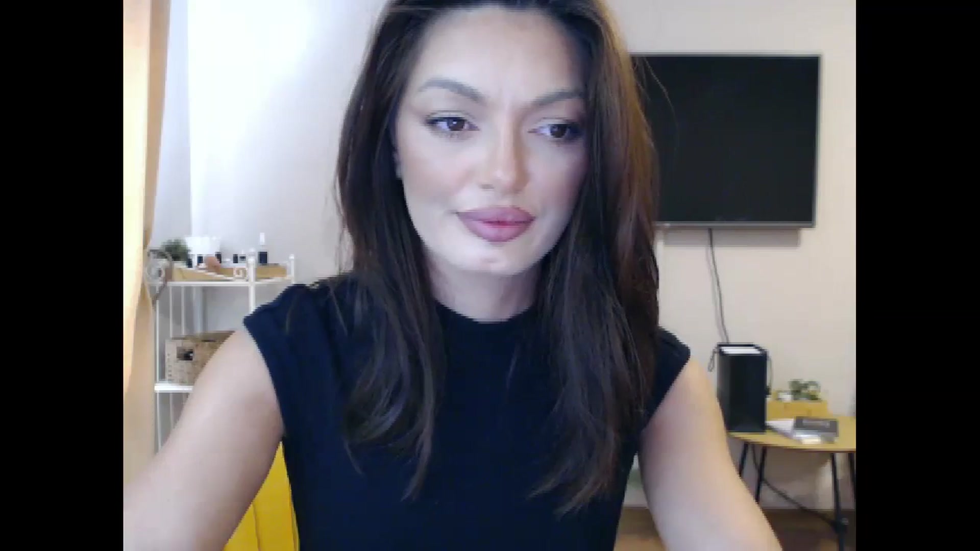 Gallery image thumbnail from Glamourbbe's myfreecams stream on, 10/04/2023, 07:23 image 14 of 20
