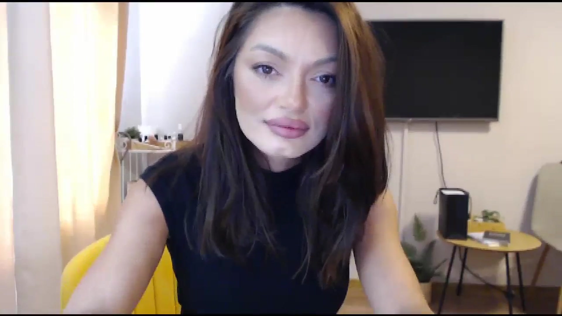 Gallery image thumbnail from Glamourbbe's myfreecams stream on, 10/04/2023, 08:06 image 14 of 20