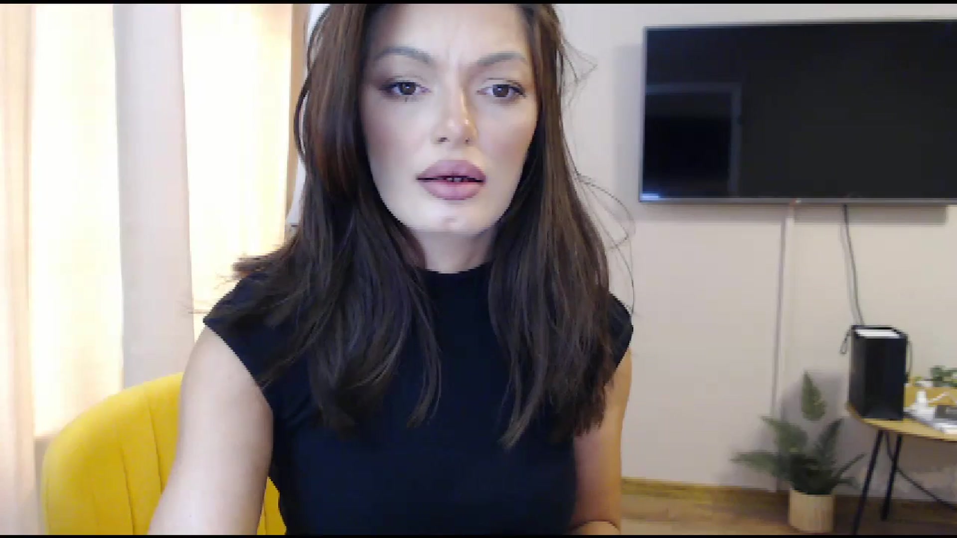 Gallery image thumbnail from Glamourbbe's myfreecams stream on, 10/04/2023, 08:06 image 17 of 20