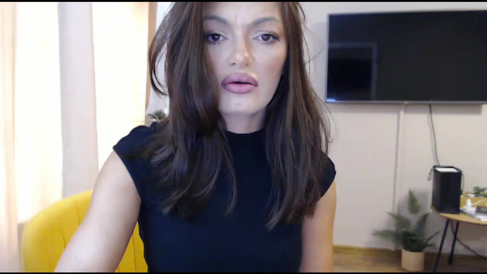 Gallery image thumbnail from Glamourbbe's myfreecams stream on, 10/04/2023, 08:06 image 18 of 20