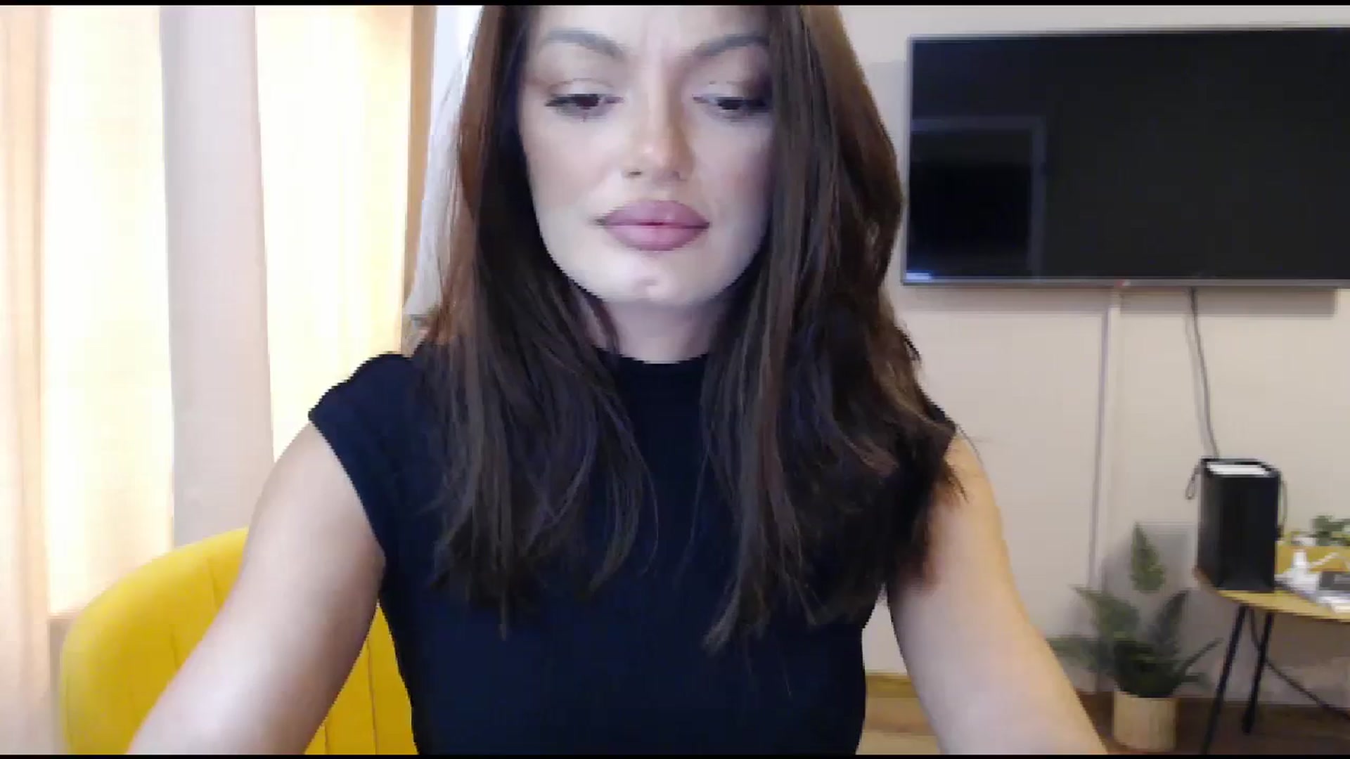 Gallery image thumbnail from Glamourbbe's myfreecams stream on, 10/04/2023, 08:06 image 16 of 20