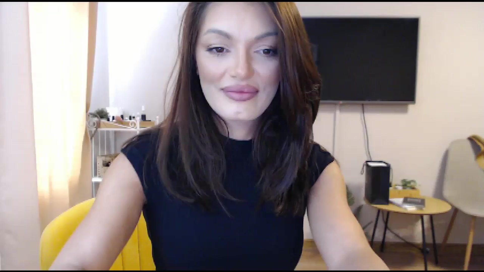 Gallery image thumbnail from Glamourbbe's myfreecams stream on, 10/04/2023, 08:06 image 13 of 20