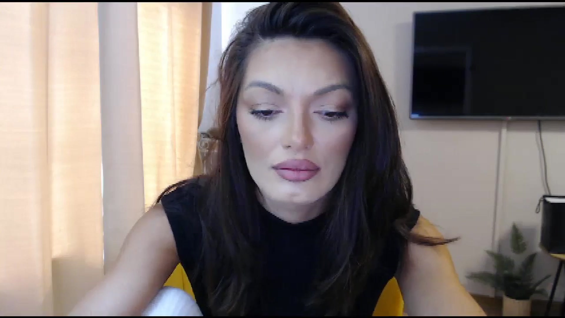 Gallery image thumbnail from Glamourbbe's myfreecams stream on, 10/04/2023, 09:09 image 8 of 20