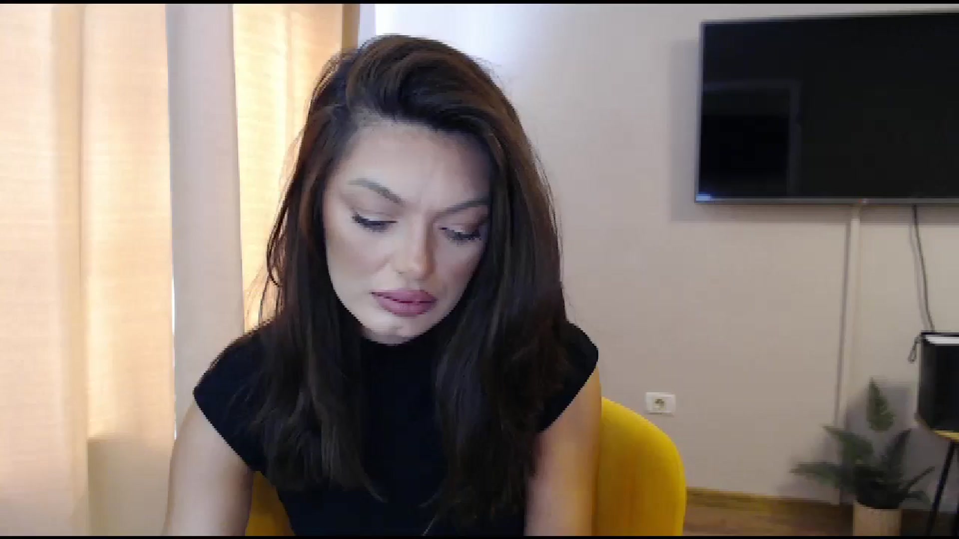 Gallery image thumbnail from Glamourbbe's myfreecams stream on, 10/04/2023, 09:09 image 2 of 20