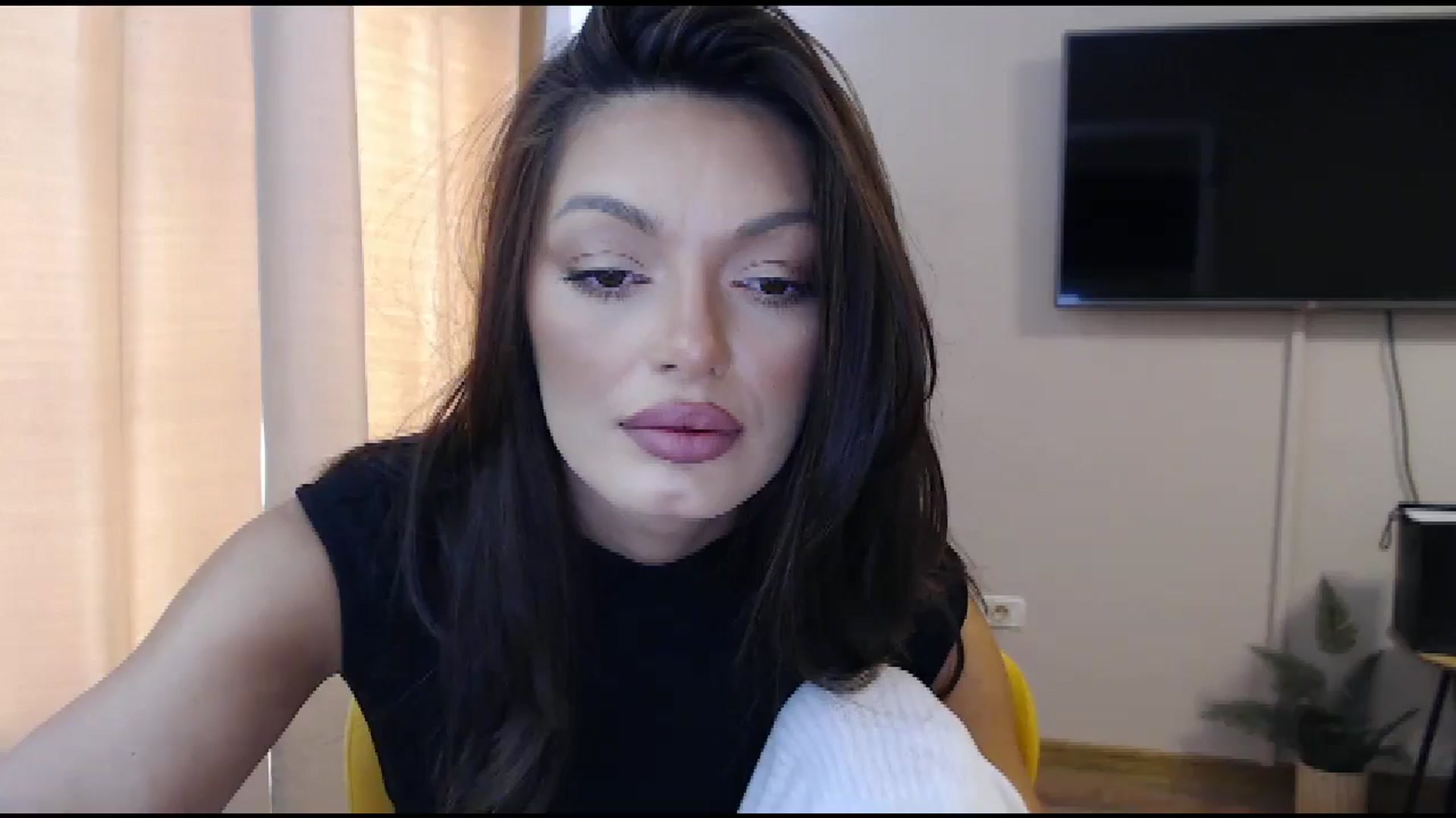 Gallery image thumbnail from Glamourbbe's myfreecams stream on, 10/04/2023, 09:09 image 16 of 20