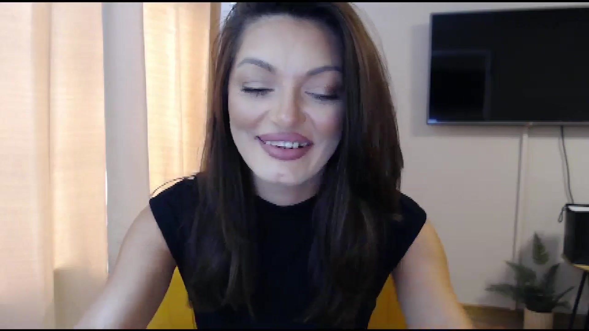 Gallery image thumbnail from Glamourbbe's myfreecams stream on, 10/04/2023, 09:09 image 4 of 20