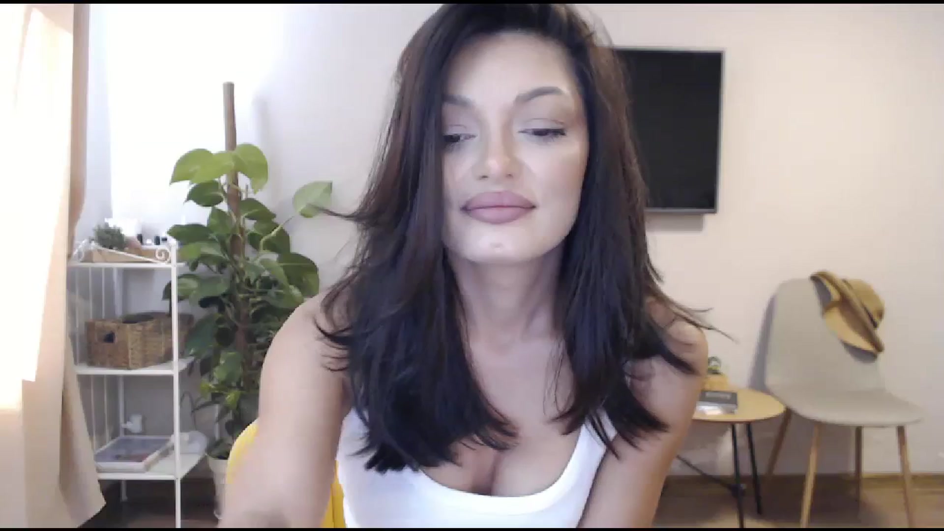 Gallery image thumbnail from Glamourbbe's myfreecams stream on, 10/06/2023, 09:37 image 3 of 20