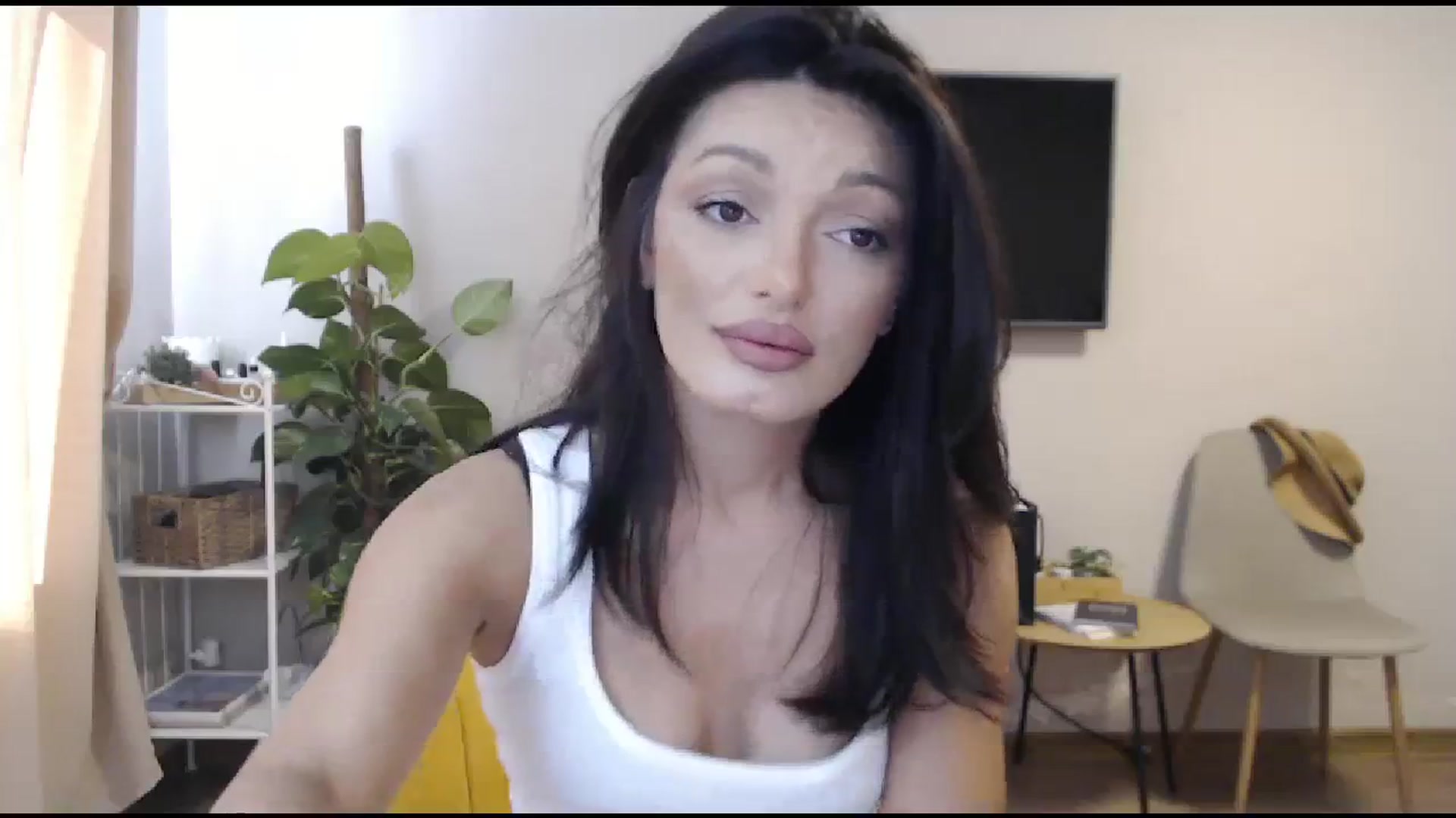 Gallery image thumbnail from Glamourbbe's myfreecams stream on, 10/06/2023, 09:37 image 11 of 20