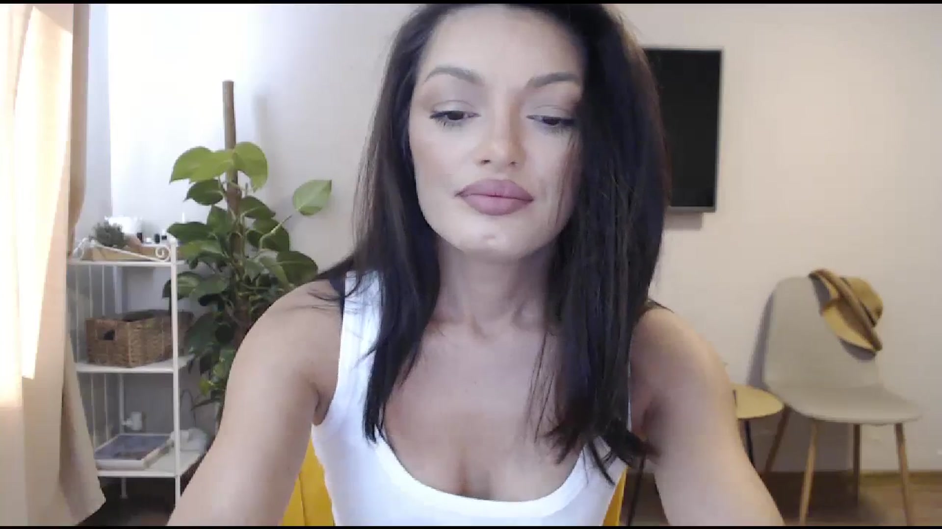 Gallery image thumbnail from Glamourbbe's myfreecams stream on, 10/06/2023, 09:37 image 4 of 20