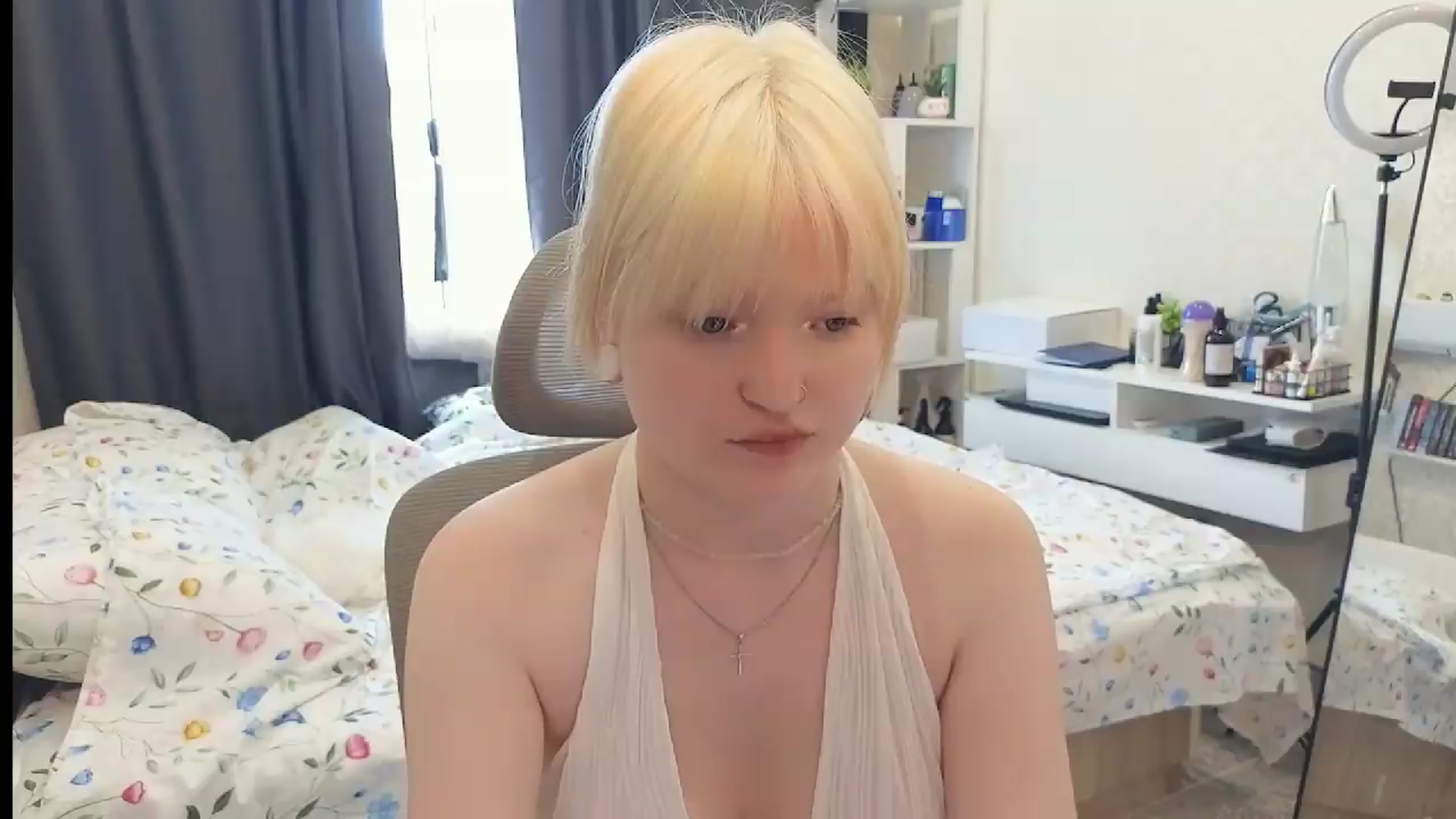 Gallery image thumbnail from GlimmerGirly's myfreecams stream on, 07/20/2026, 06:19 image 3 of 20