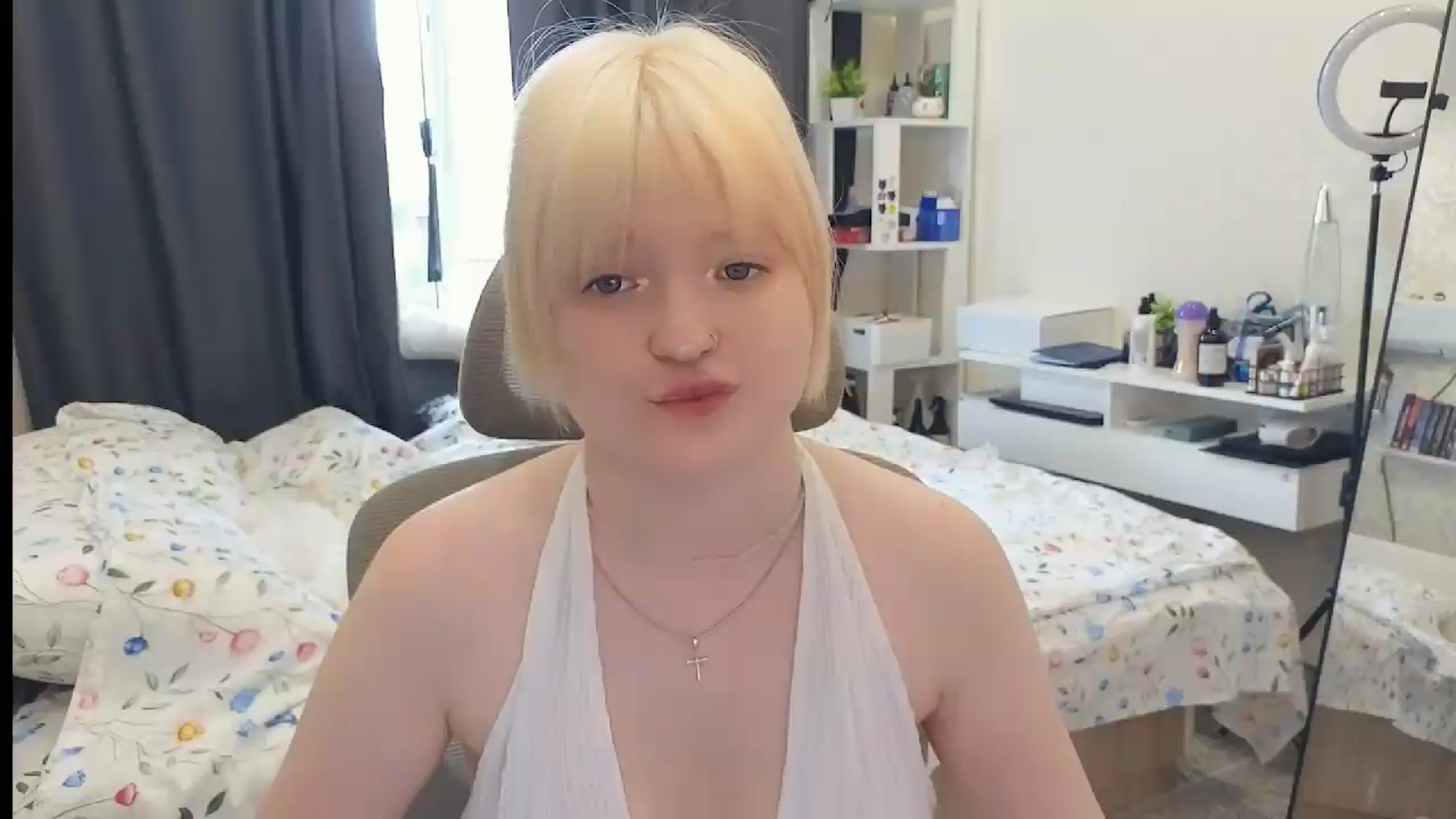 Gallery image thumbnail from GlimmerGirly's myfreecams stream on, 07/20/2026, 06:19 image 16 of 20