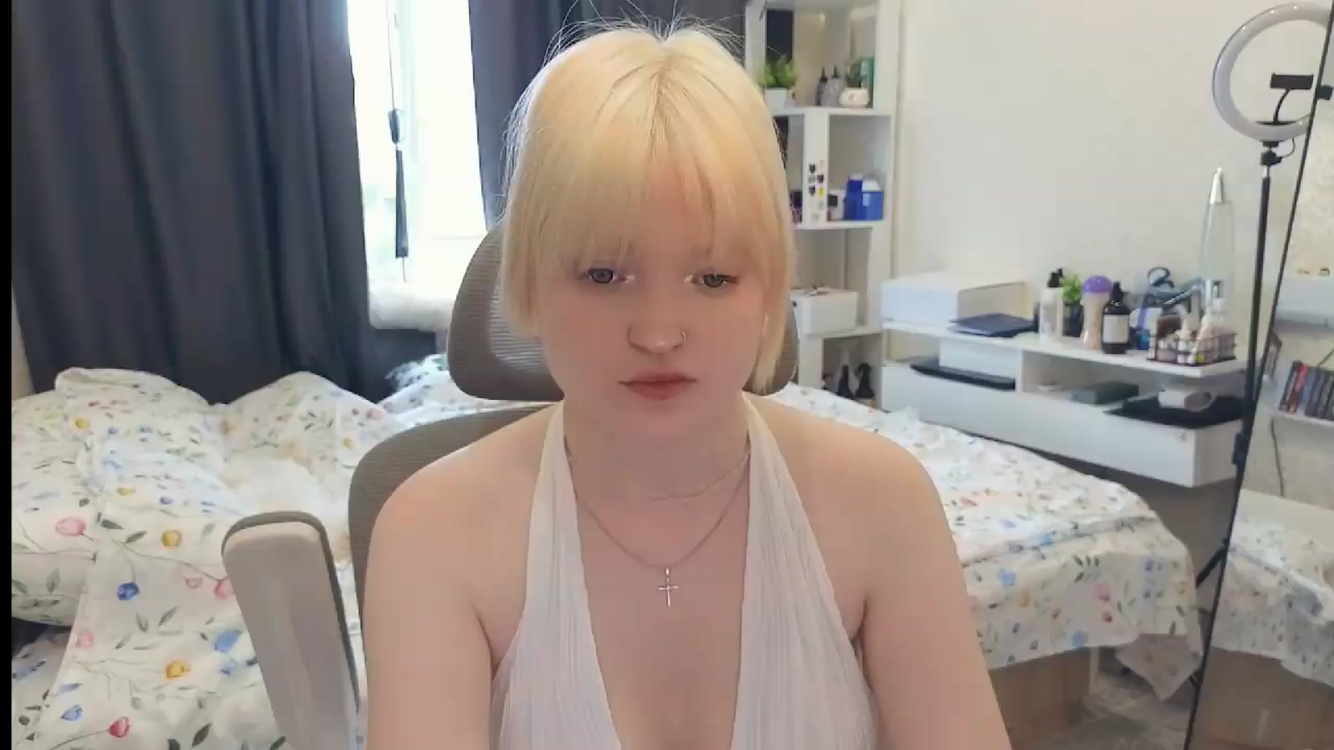 Gallery image thumbnail from GlimmerGirly's myfreecams stream on, 07/20/2026, 06:19 image 14 of 20