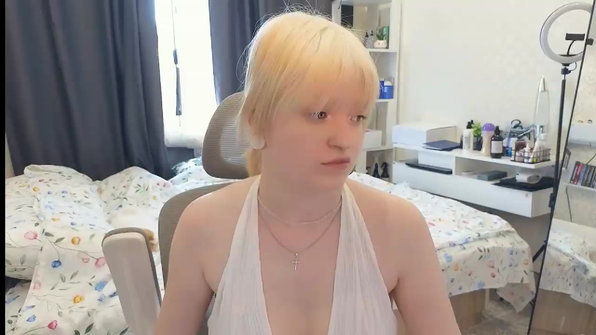 Gallery image thumbnail from GlimmerGirly's myfreecams stream on, 07/20/2026, 06:19 image 8 of 20