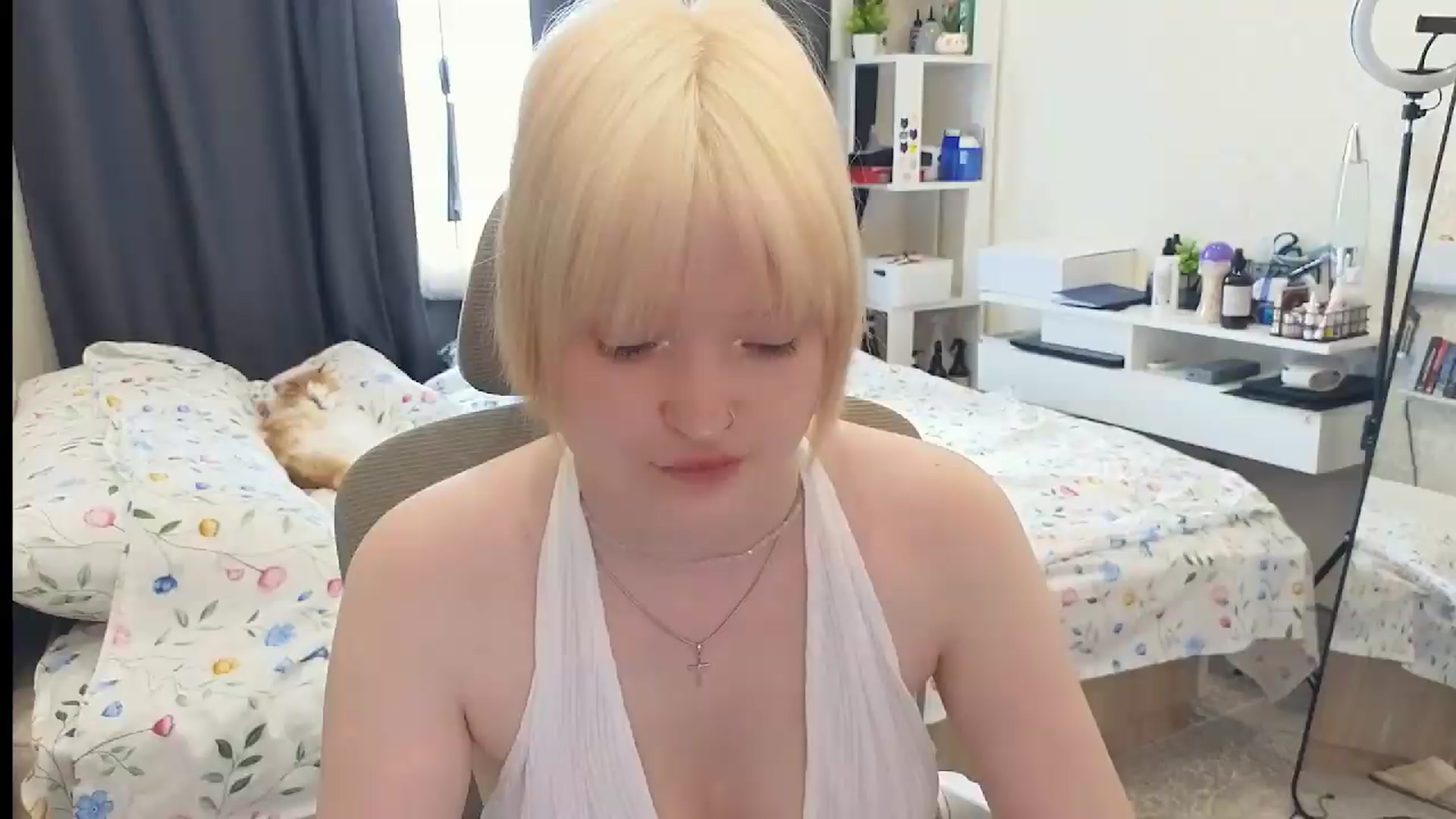 Gallery image thumbnail from GlimmerGirly's myfreecams stream on, 07/20/2026, 08:22 image 2 of 20