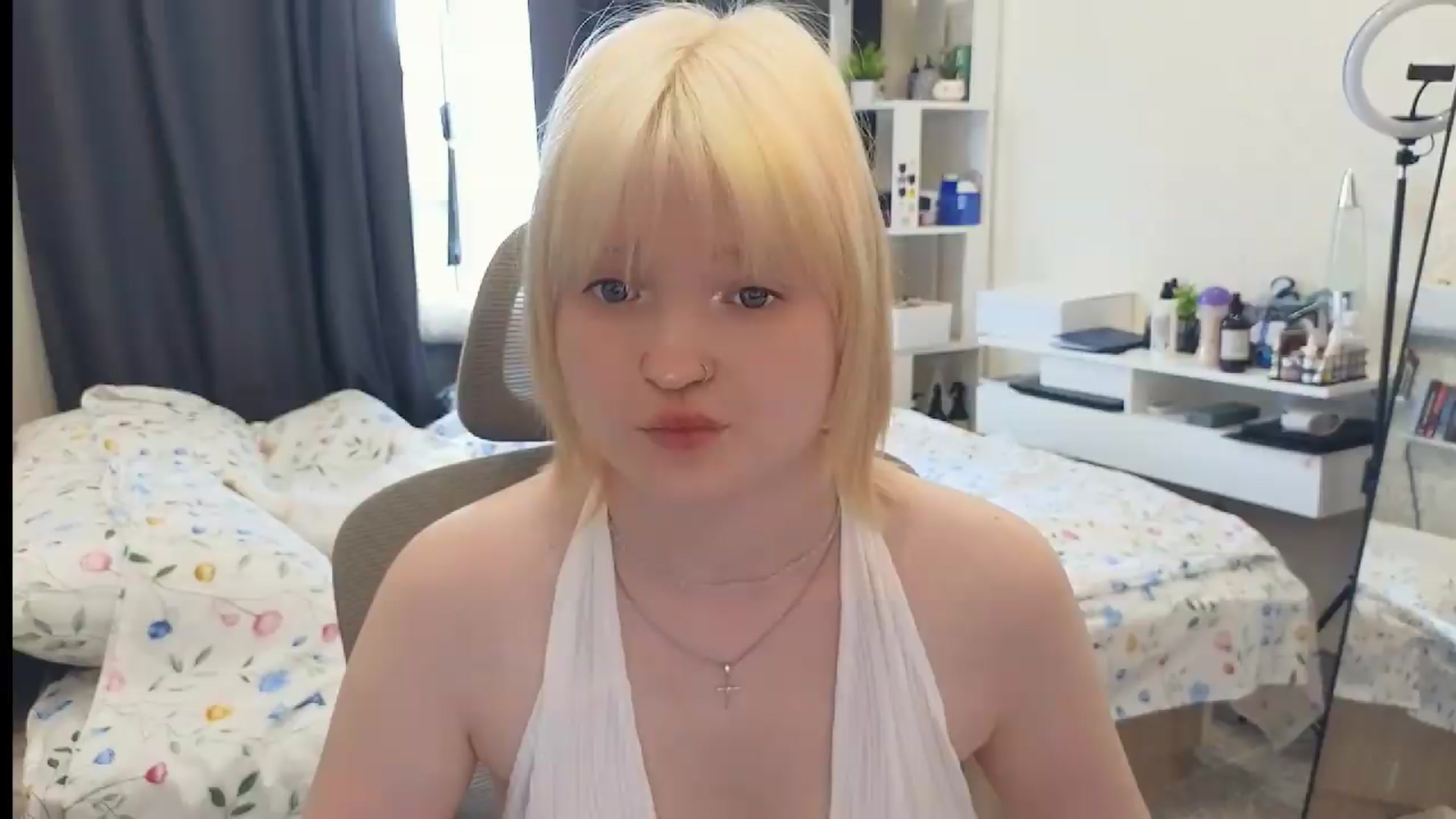 Gallery image thumbnail from GlimmerGirly's myfreecams stream on, 07/20/2026, 08:22 image 5 of 20