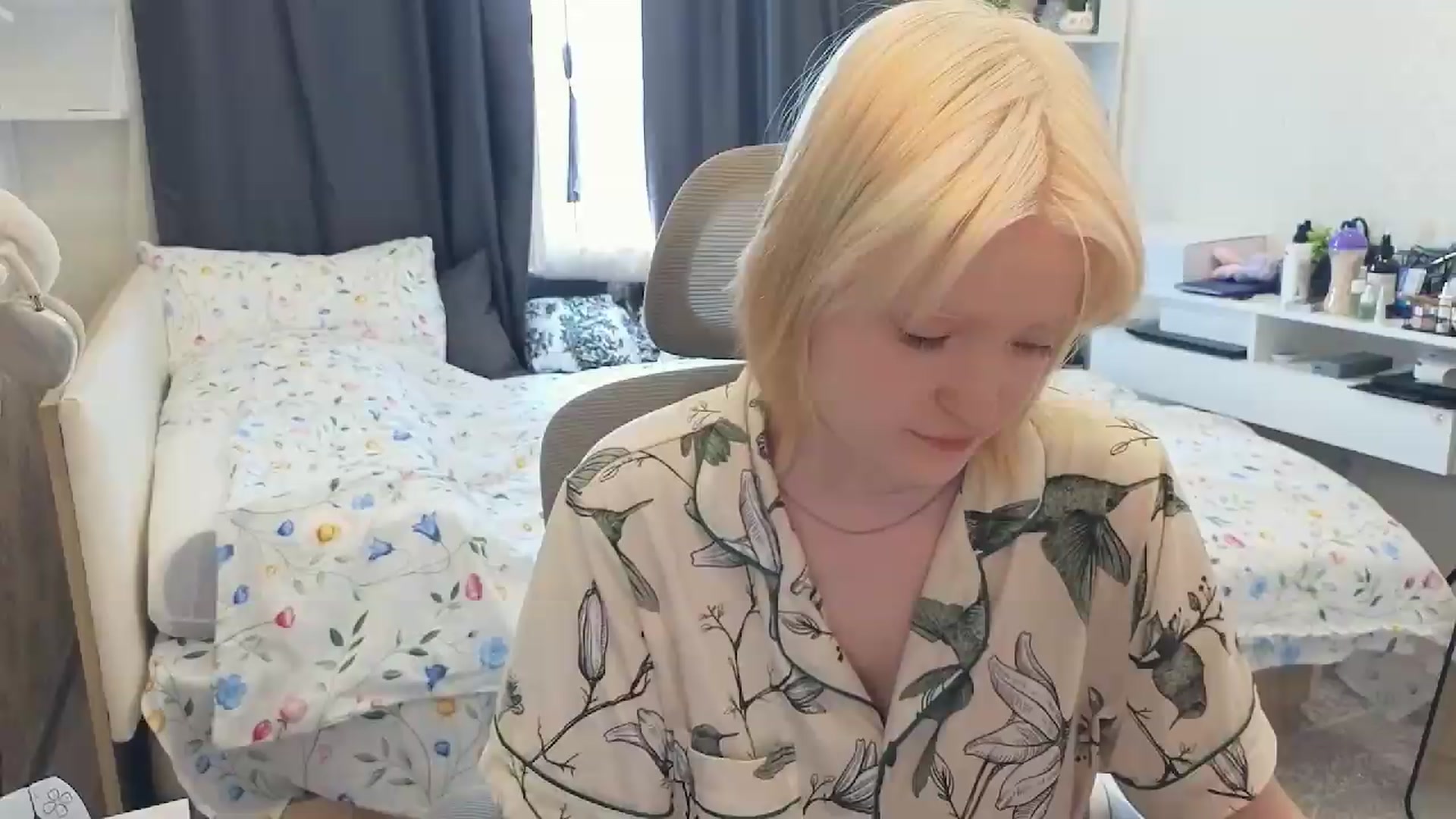 Gallery image thumbnail from GlimmerGirly's myfreecams stream on, 07/21/2026, 08:05 image 2 of 20