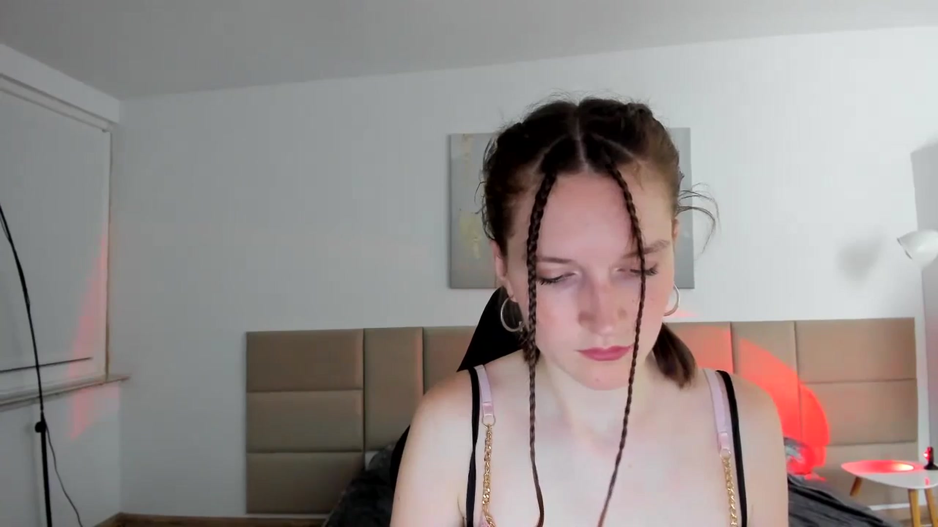 Gallery image thumbnail from GlitterGold's myfreecams stream on, 08/11/2024, 21:47 image 10 of 20