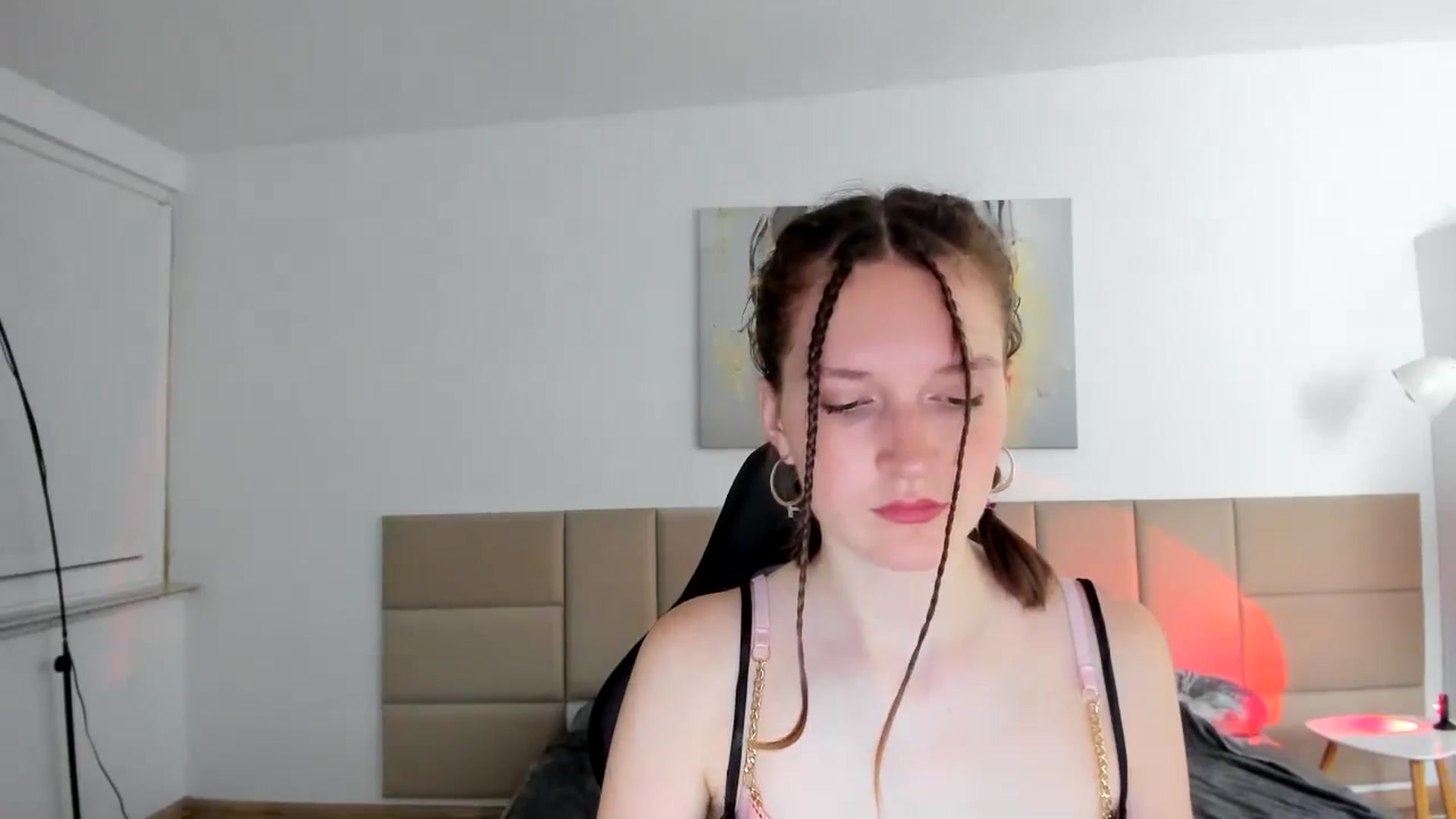 Gallery image thumbnail from GlitterGold's myfreecams stream on, 08/11/2024, 21:47 image 11 of 20
