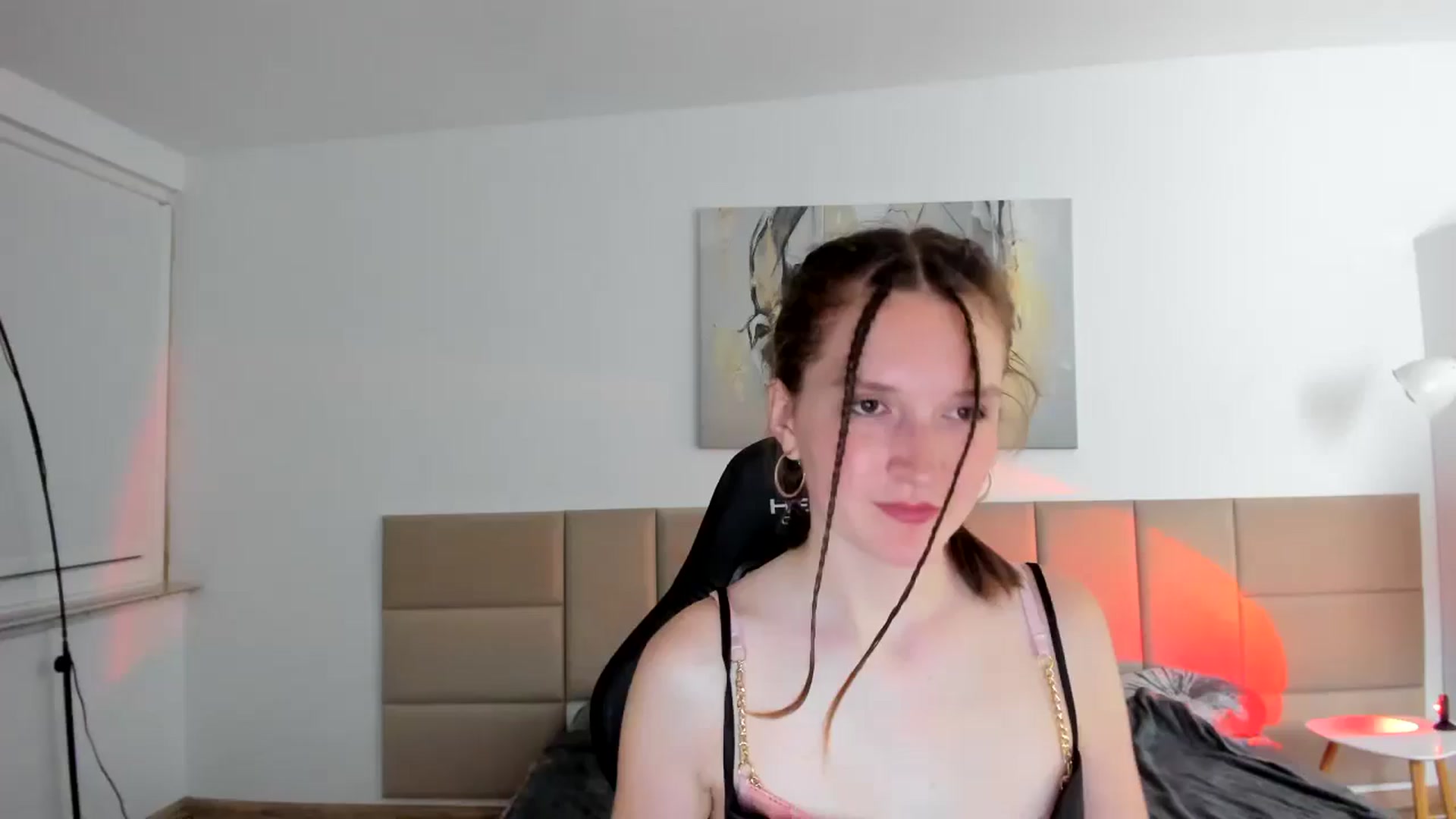 Gallery image thumbnail from GlitterGold's myfreecams stream on, 08/11/2024, 21:47 image 5 of 20