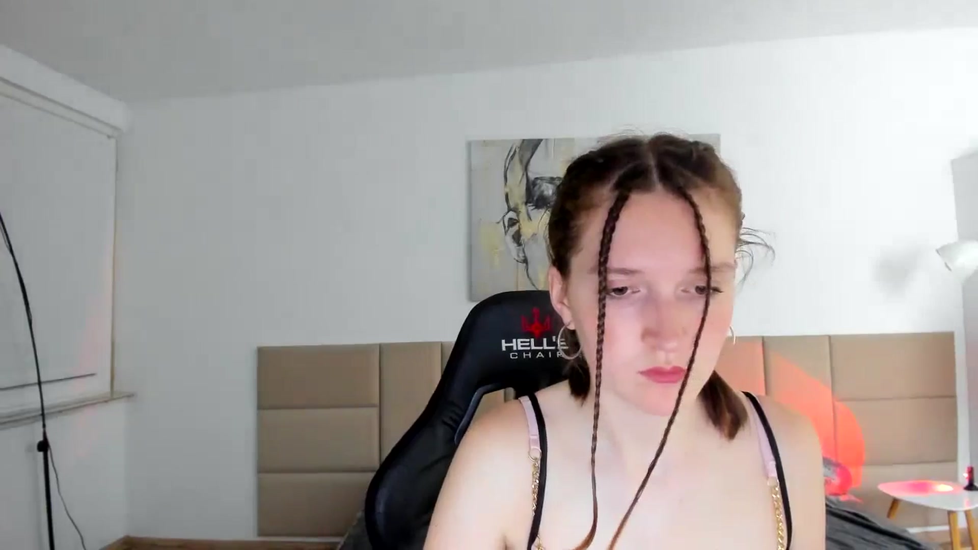 Gallery image thumbnail from GlitterGold's myfreecams stream on, 08/11/2024, 22:18 image 8 of 20