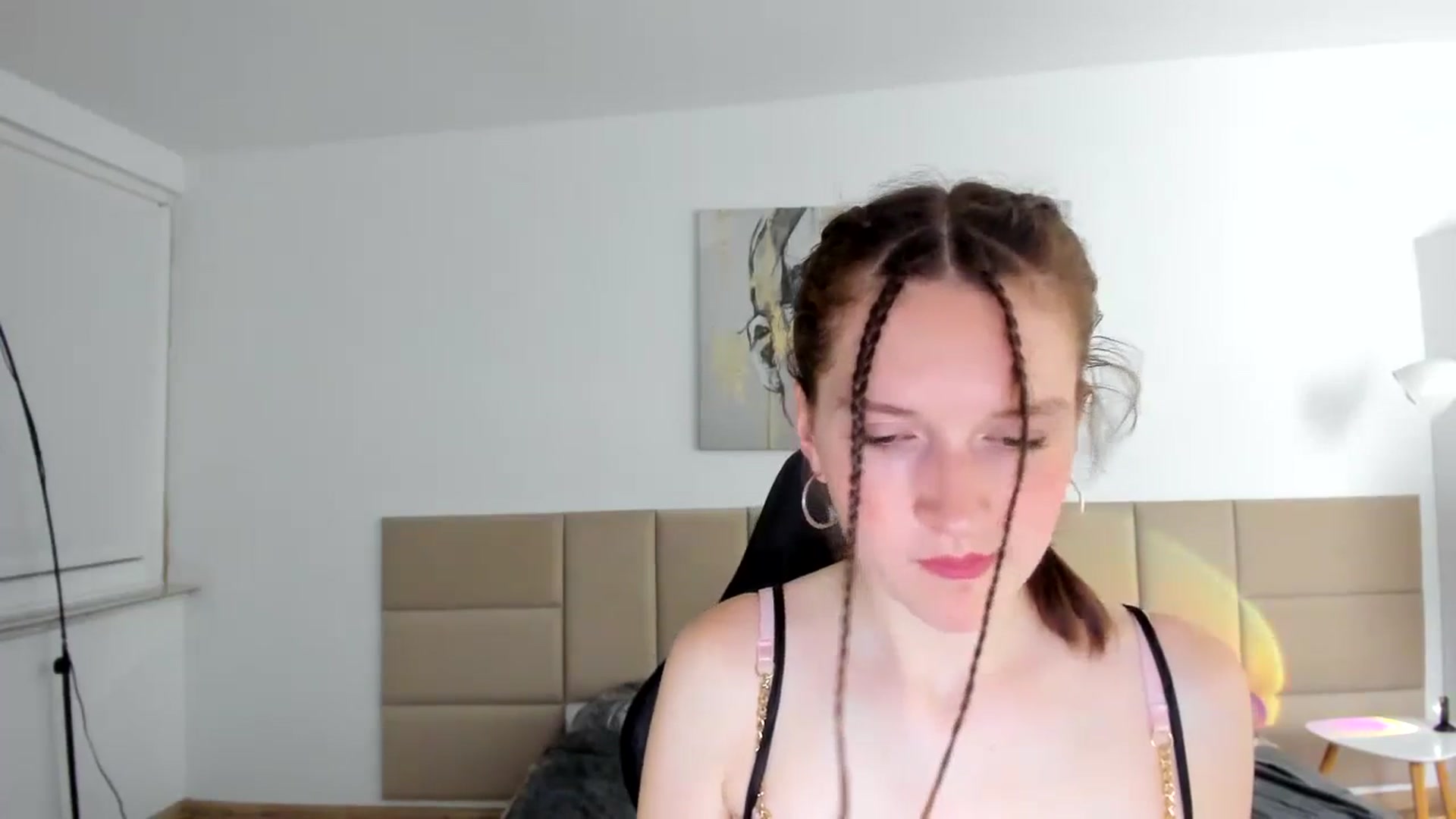 Gallery image thumbnail from GlitterGold's myfreecams stream on, 08/11/2024, 22:18 image 5 of 20