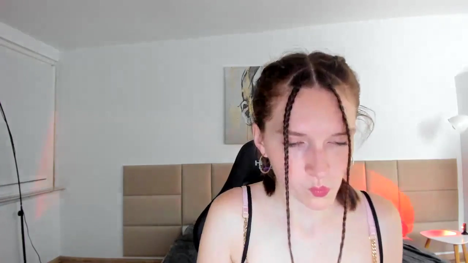 Gallery image thumbnail from GlitterGold's myfreecams stream on, 08/11/2024, 22:18 image 16 of 20