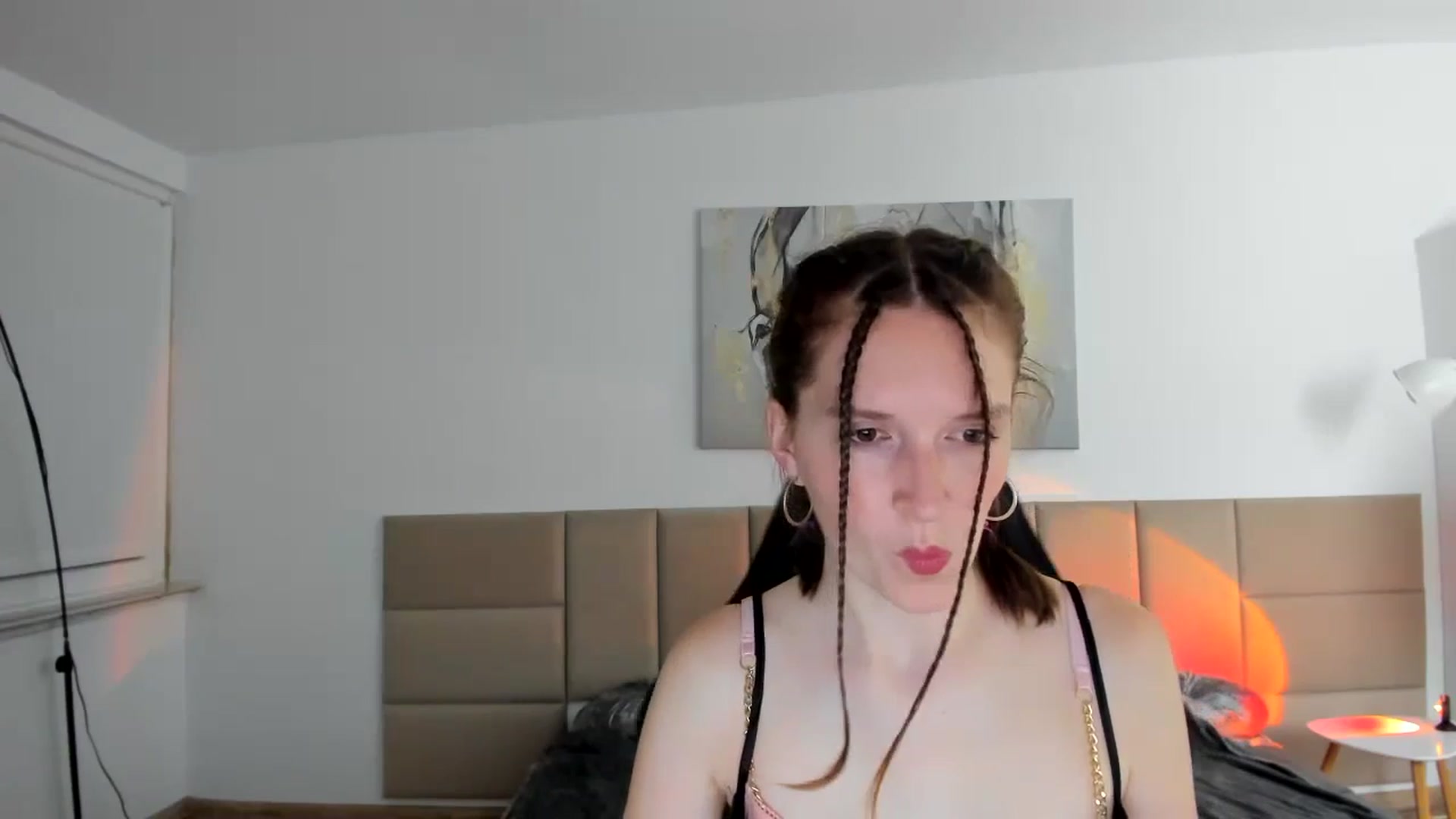 Gallery image thumbnail from GlitterGold's myfreecams stream on, 08/11/2024, 22:18 image 11 of 20