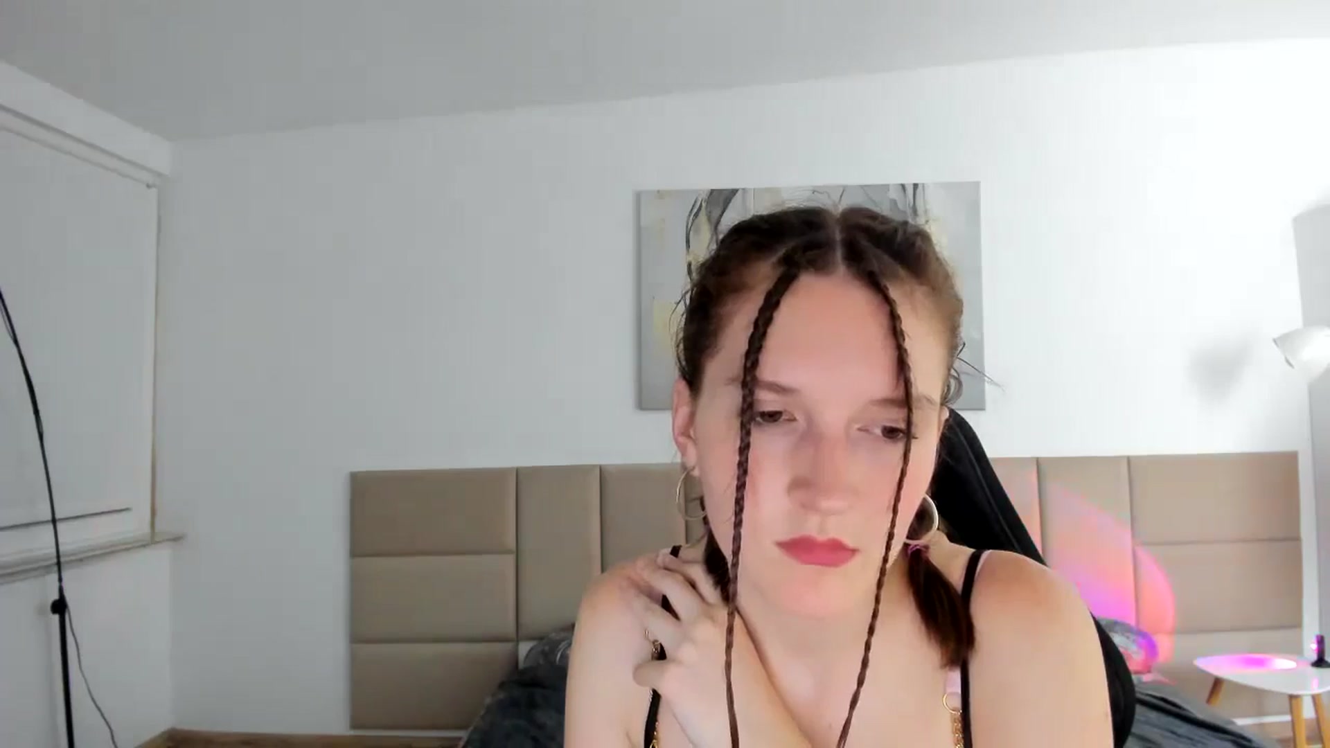 Gallery image thumbnail from GlitterGold's myfreecams stream on, 08/11/2024, 22:18 image 19 of 20