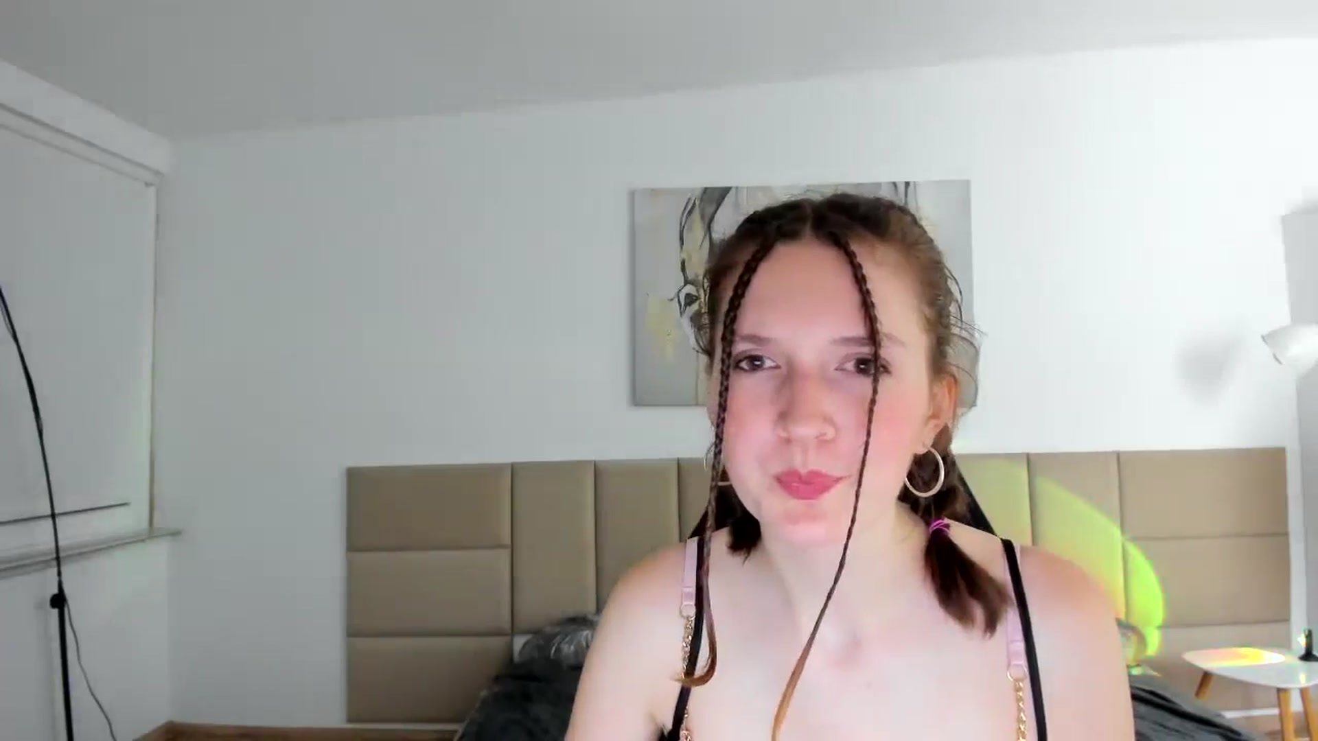 Gallery image thumbnail from GlitterGold's myfreecams stream on, 08/11/2024, 22:18 image 6 of 20