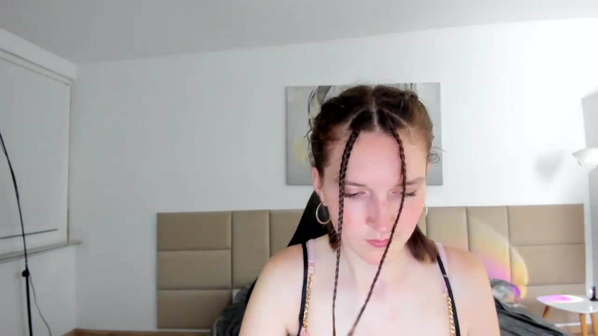 Gallery image thumbnail from GlitterGold's myfreecams stream on, 08/11/2024, 22:45 image 17 of 20